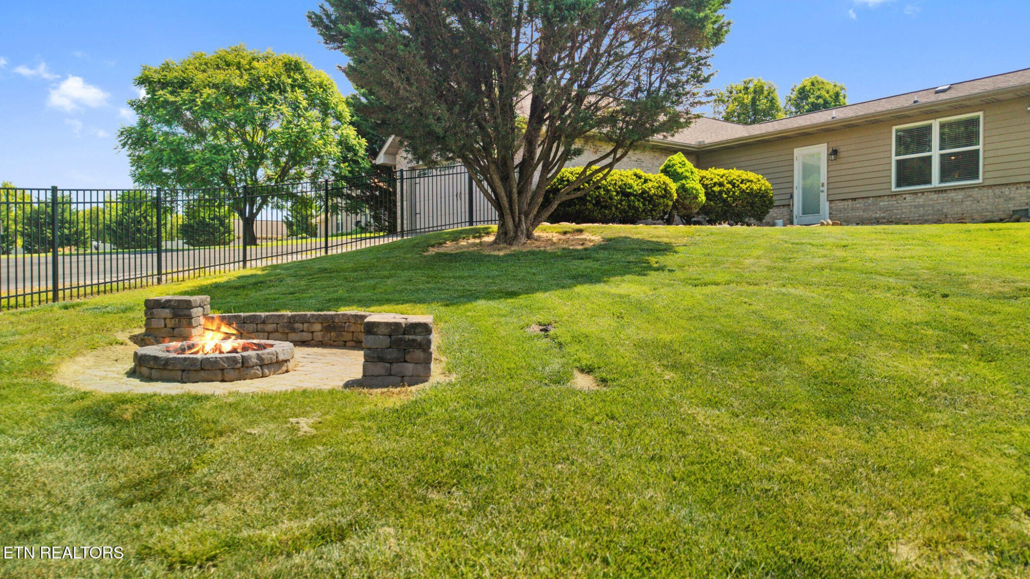 1018 Southwind Circle Property Photo 6