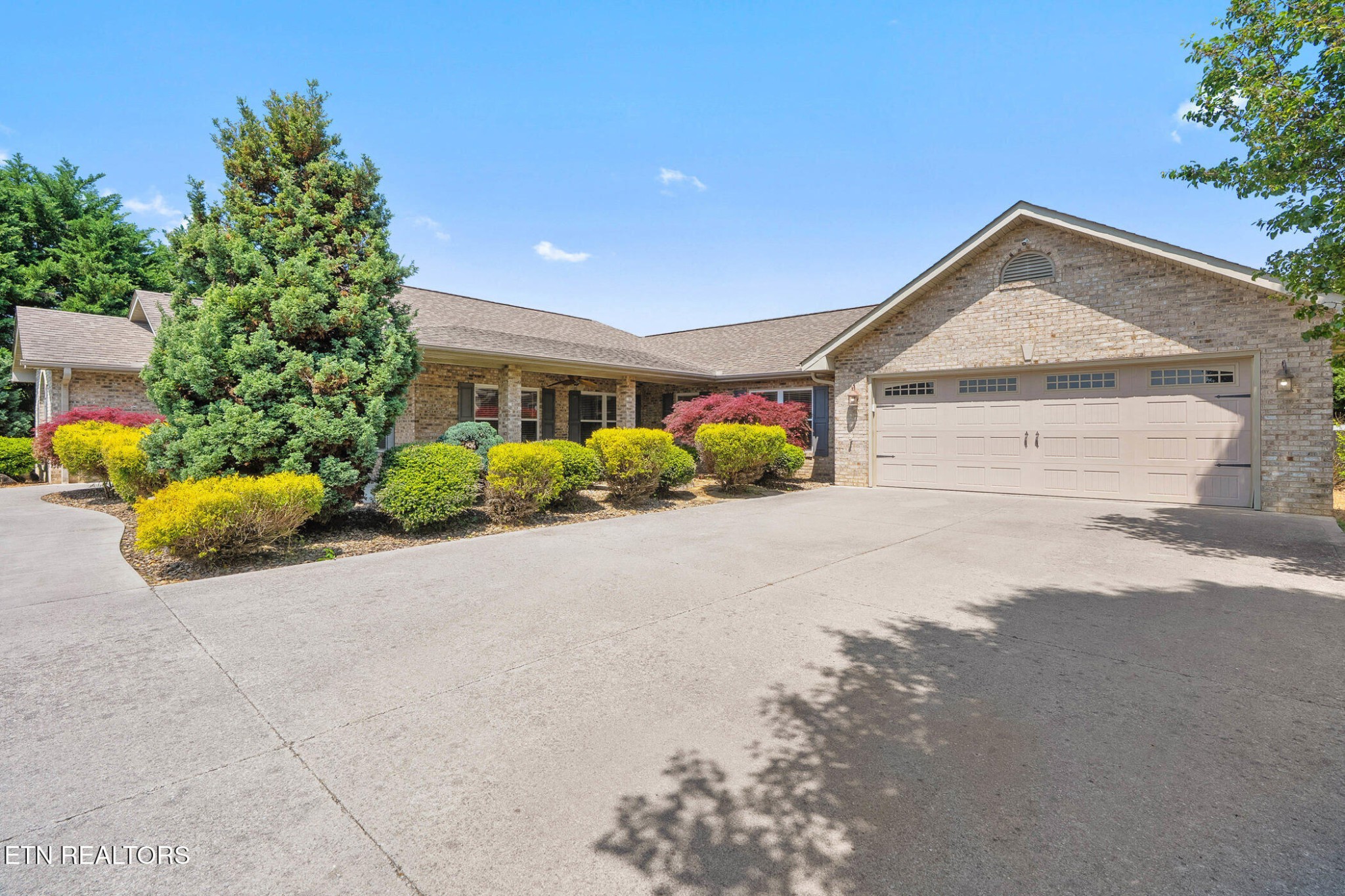 1018 Southwind Circle Property Photo 11