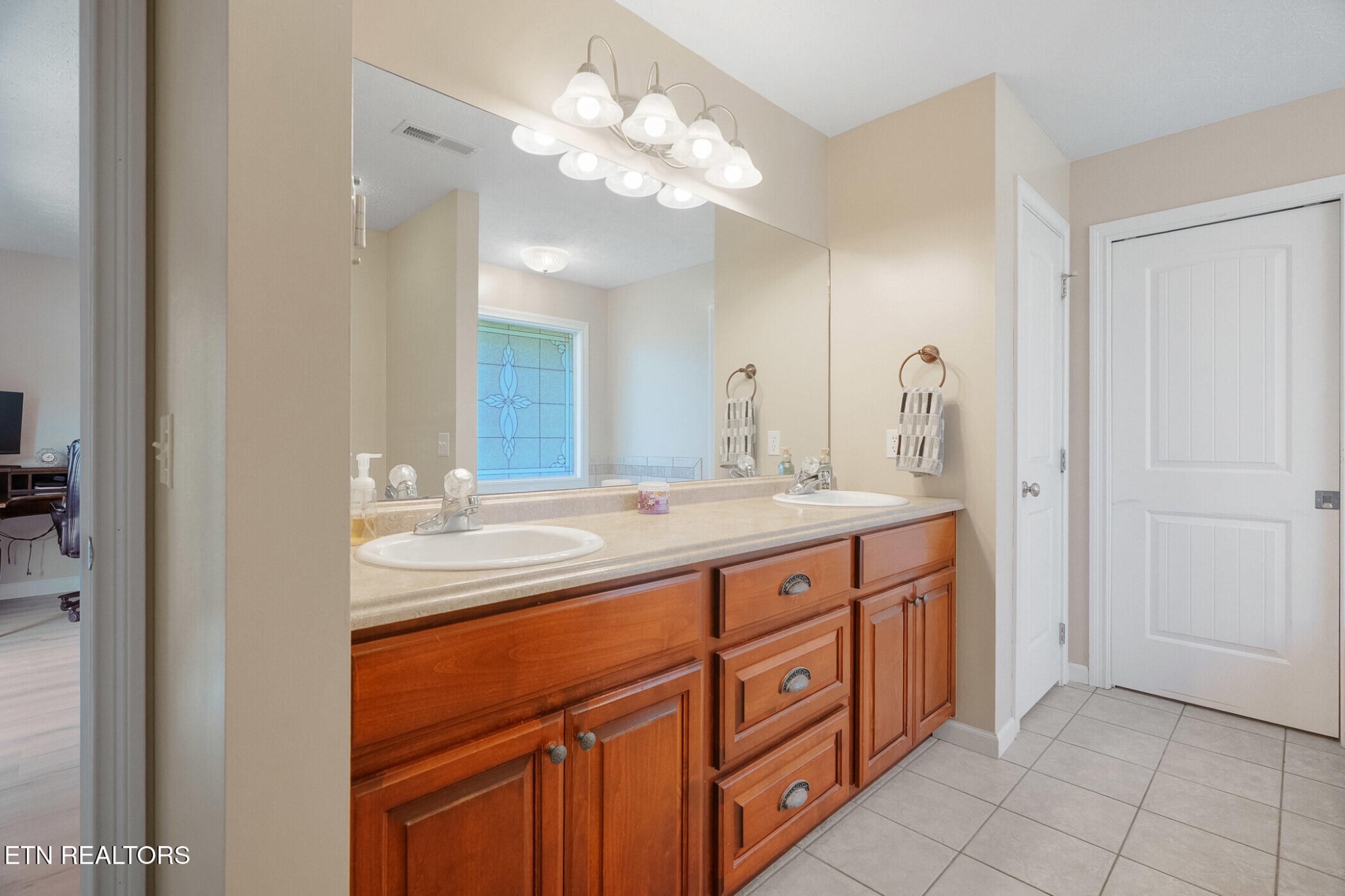 1018 Southwind Circle Property Photo 33
