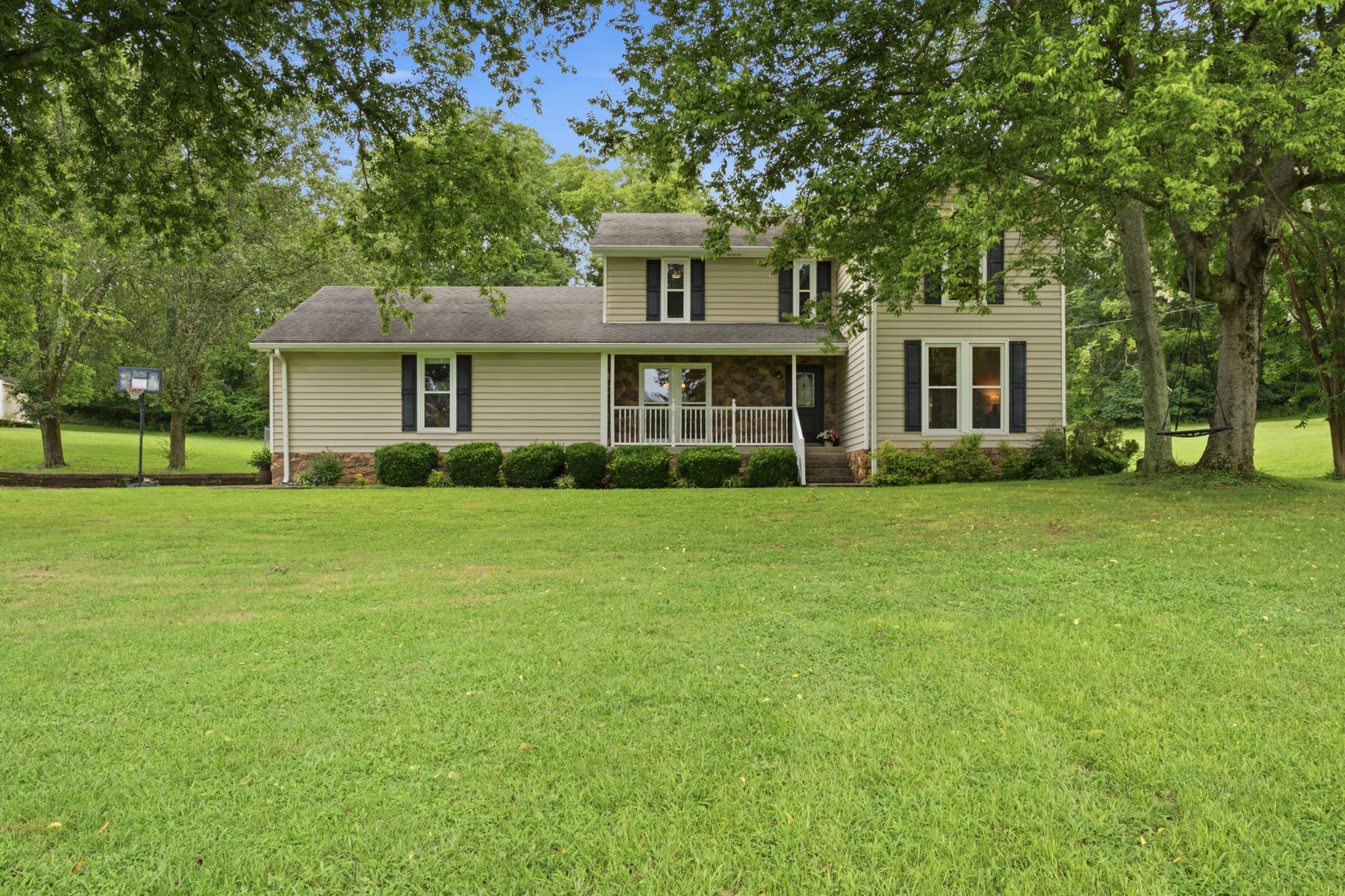 1829 Fox Chase Dr Property Photo 1