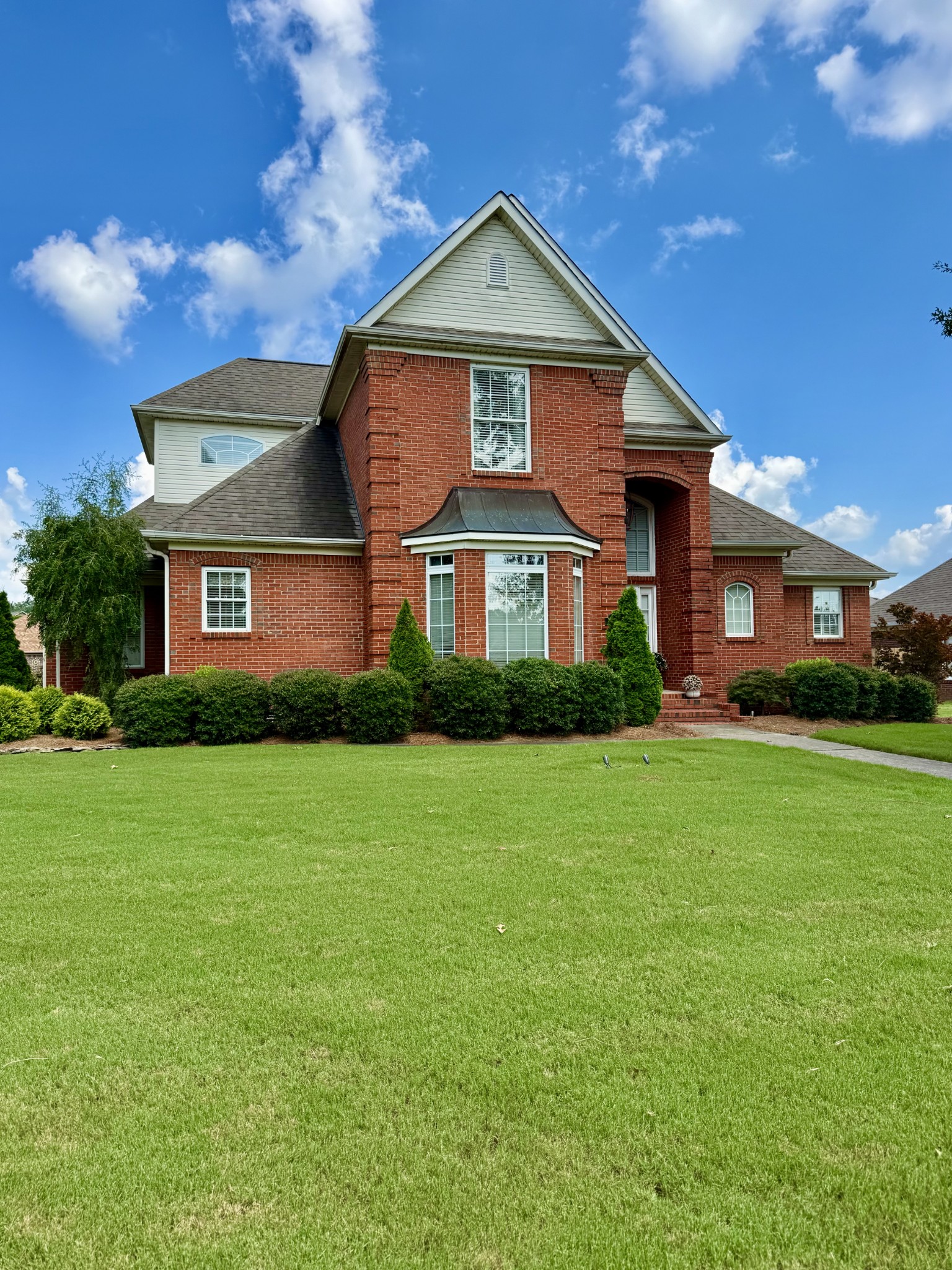 1852 Fairway Dr Property Photo 3