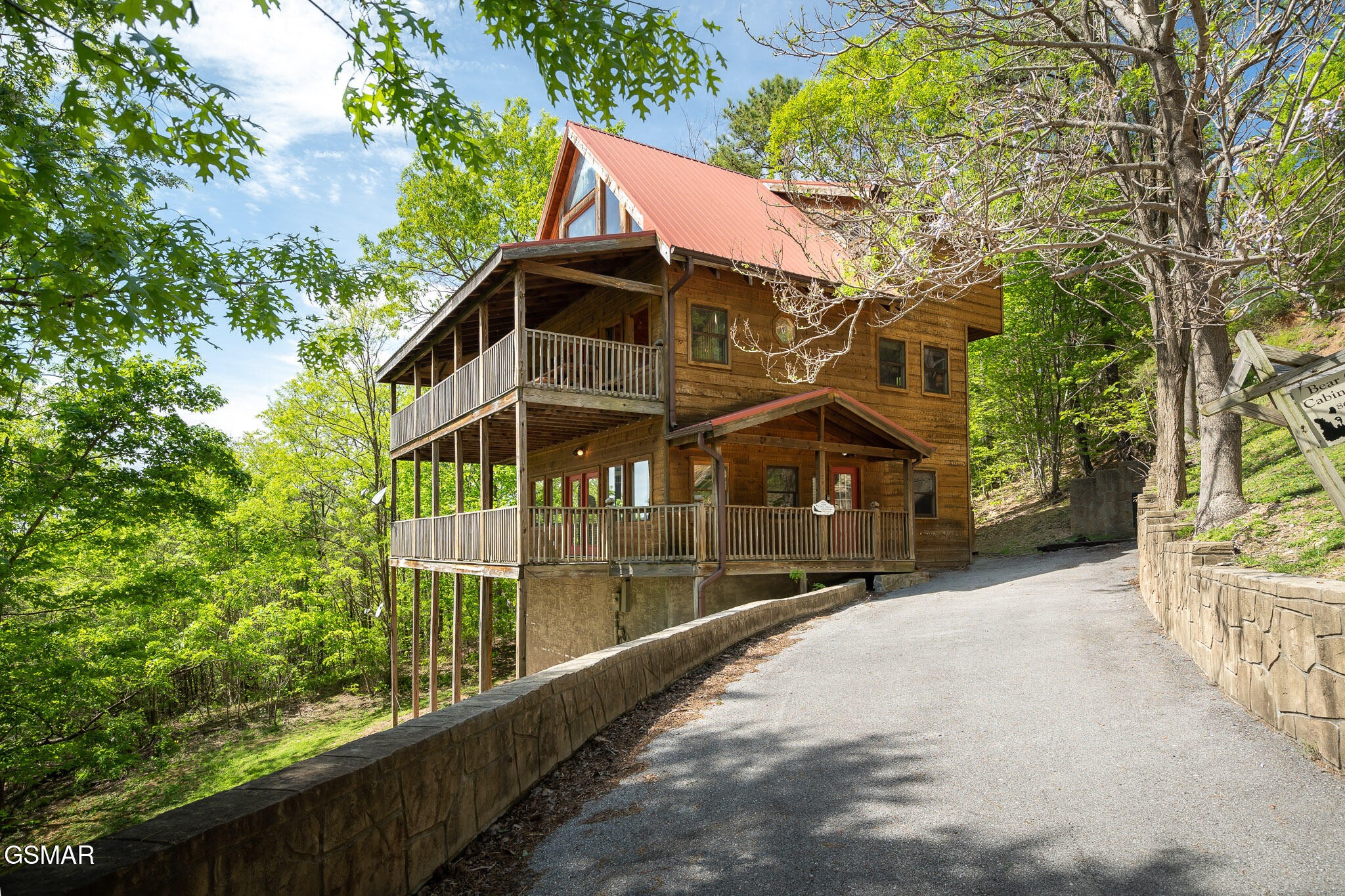 3129 Smokies Edge Road Property Photo 1
