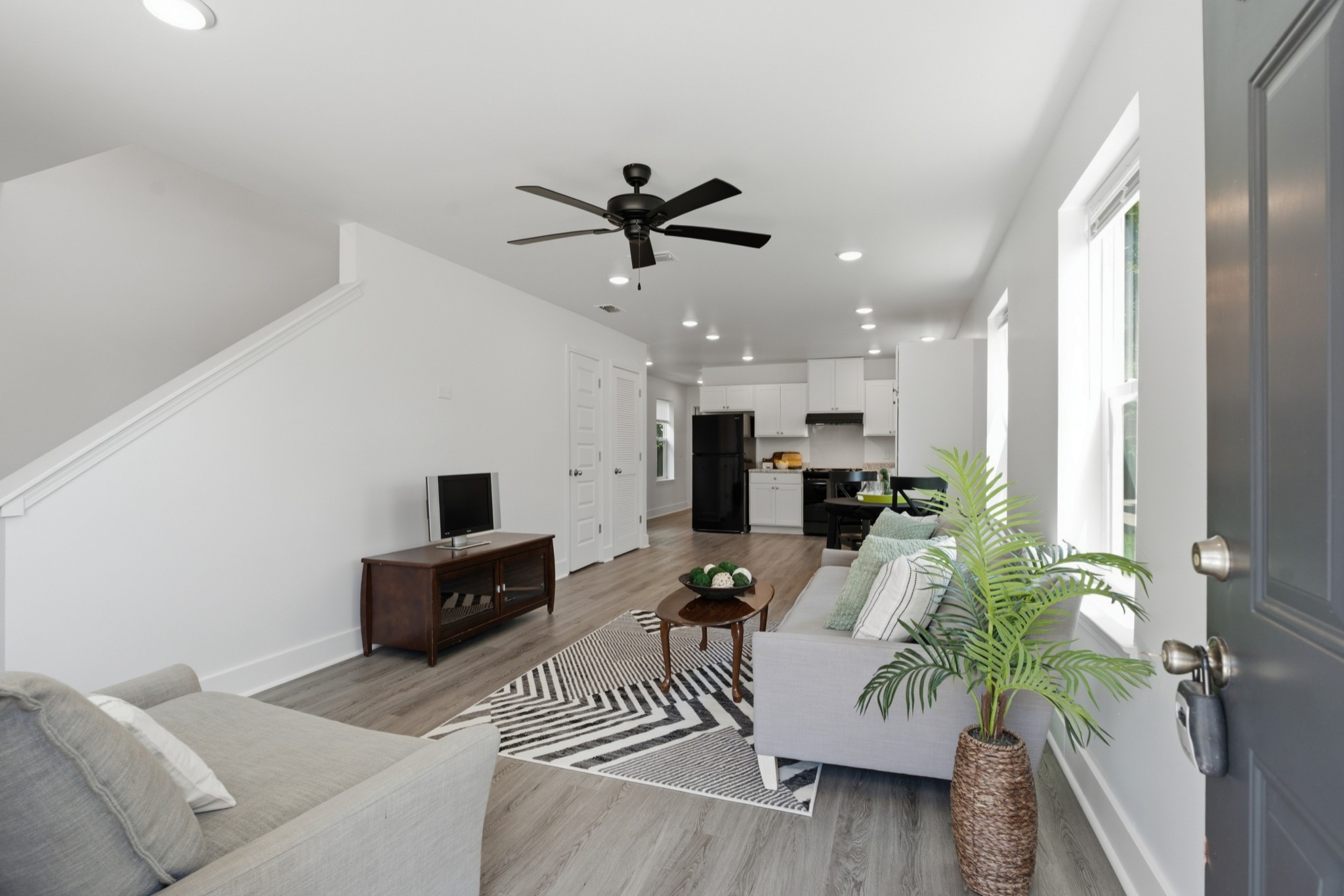 511 Green St Property Photo 5