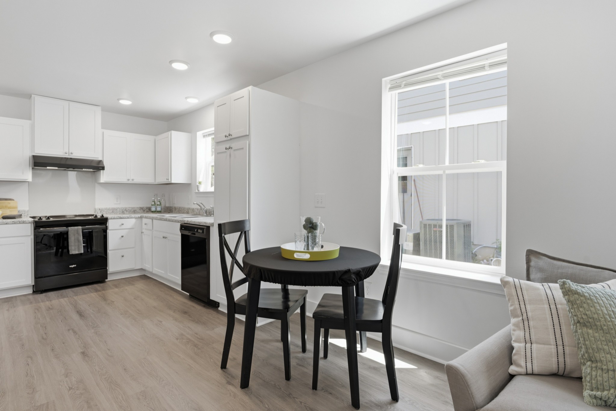 511 Green St Property Photo 10