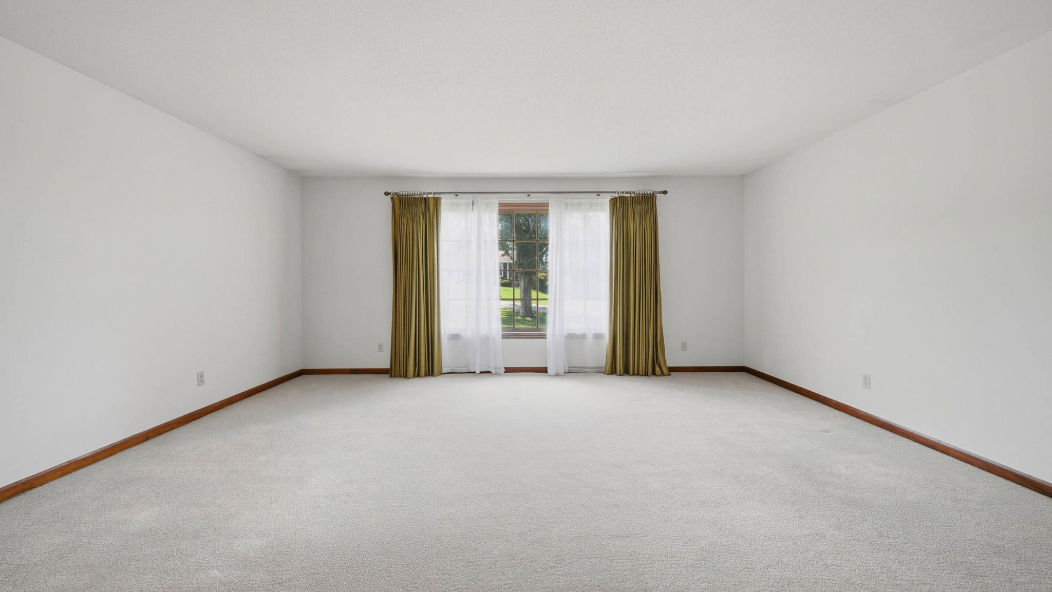 3945 Bow Street, Ne Property Photo 5