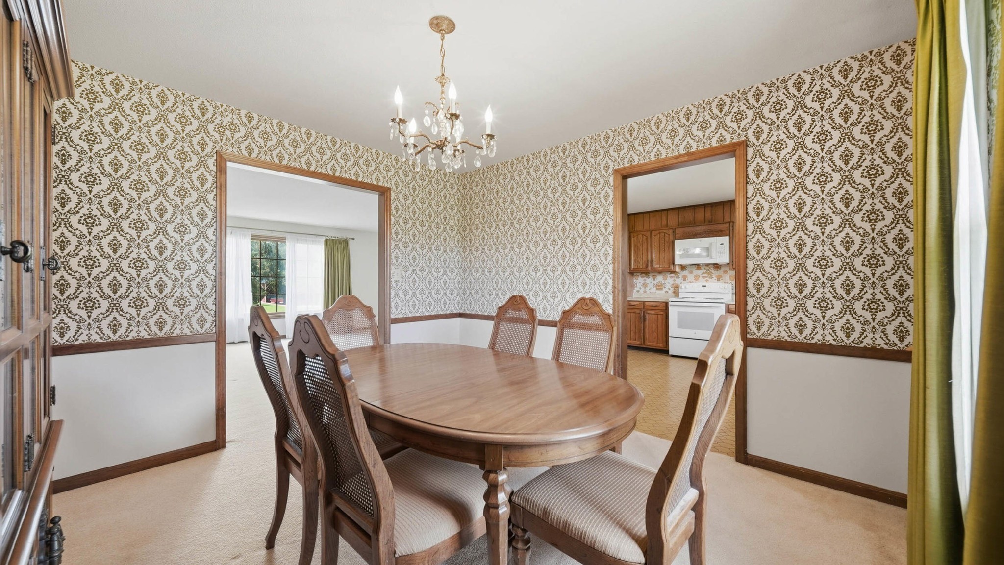 3945 Bow Street, Ne Property Photo 6