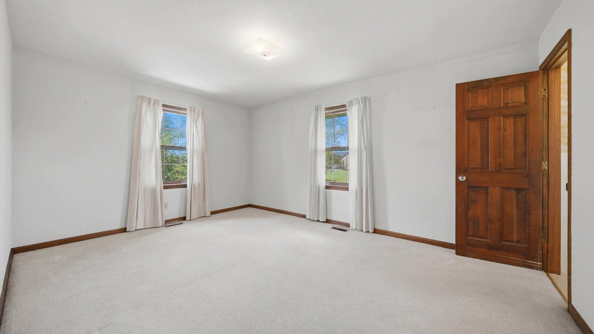 3945 Bow Street, Ne Property Photo 12