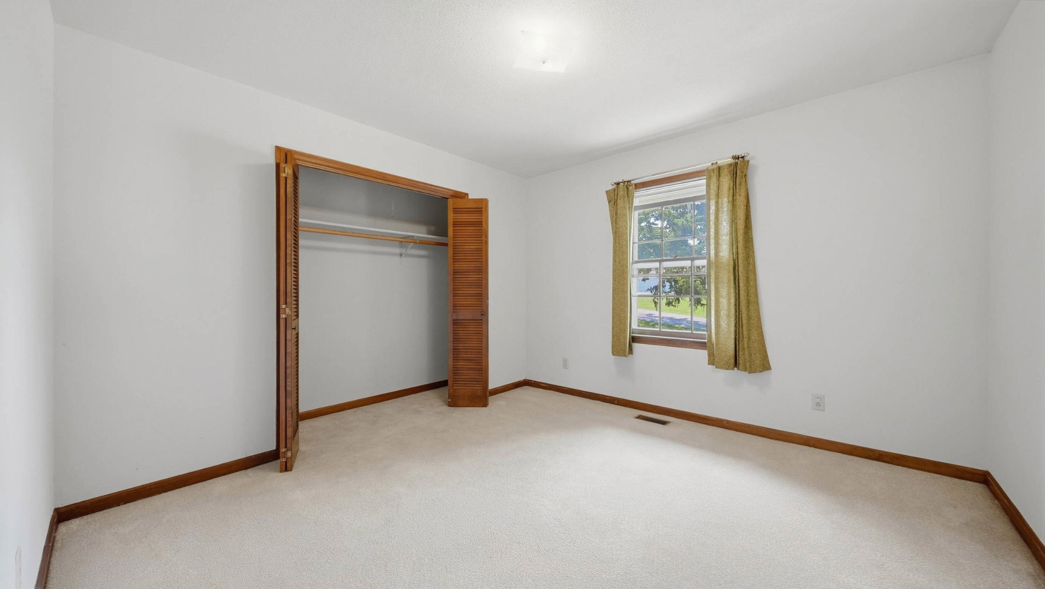 3945 Bow Street, Ne Property Photo 15