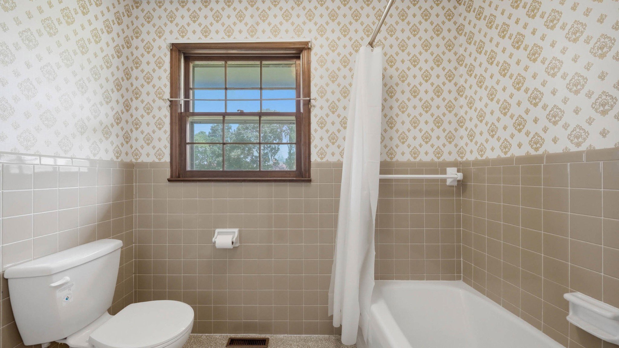 3945 Bow Street, Ne Property Photo 18
