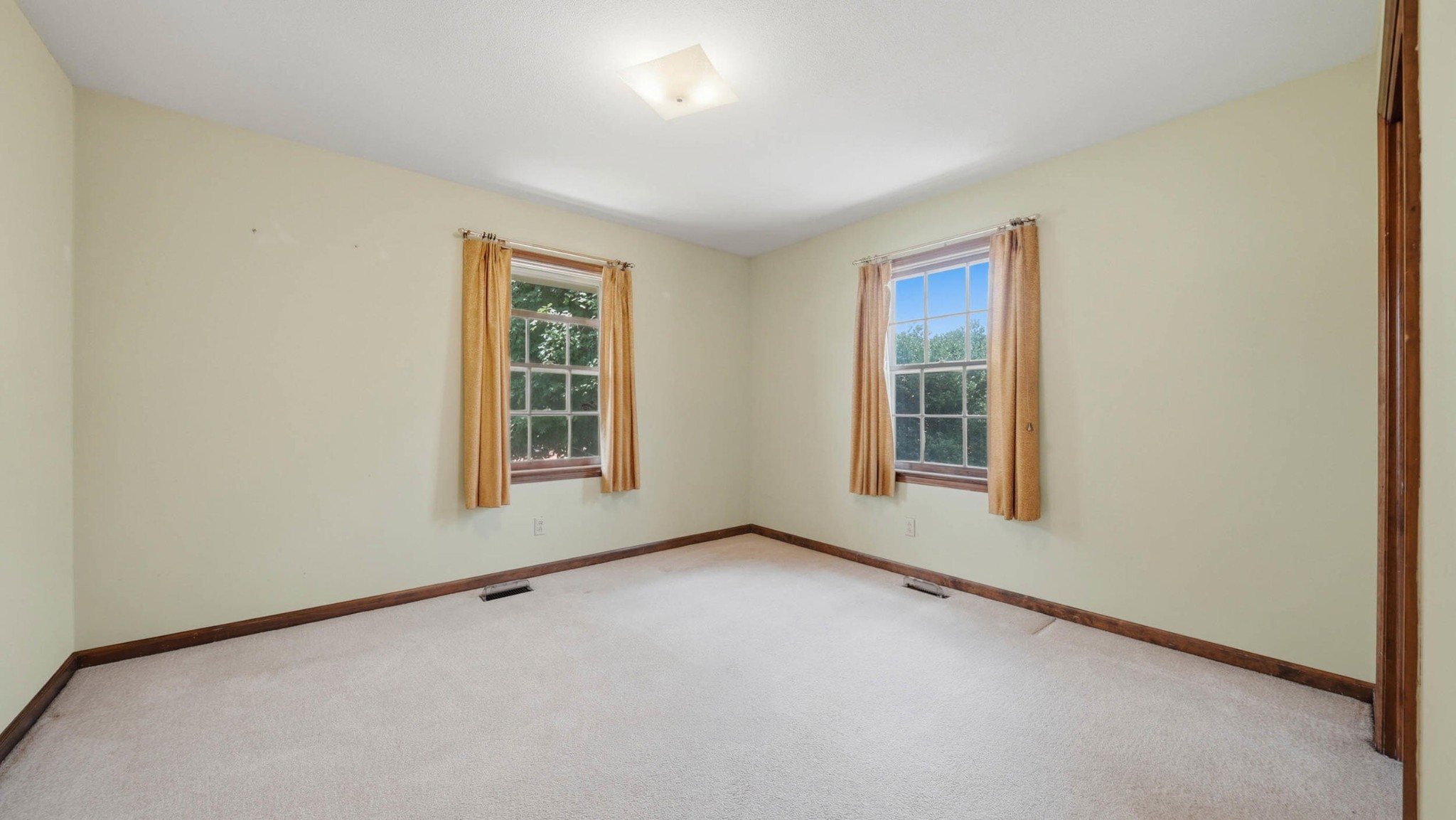 3945 Bow Street, Ne Property Photo 19