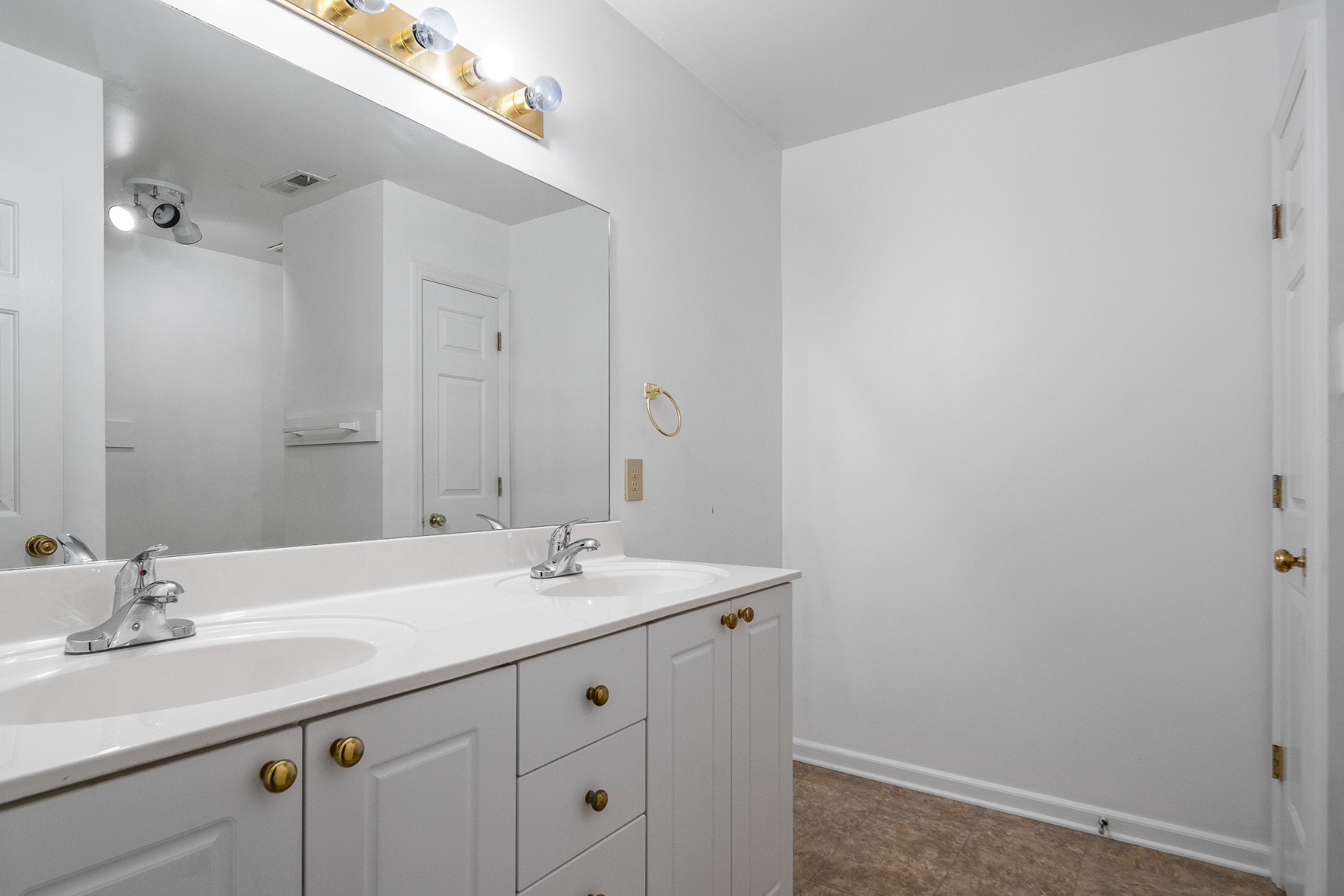 2121 Highway 12 S Property Photo 16