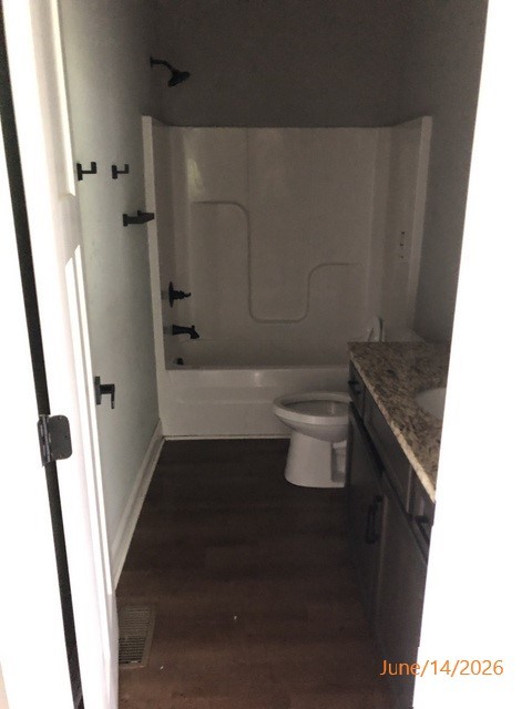 416 Ski St Property Photo 8