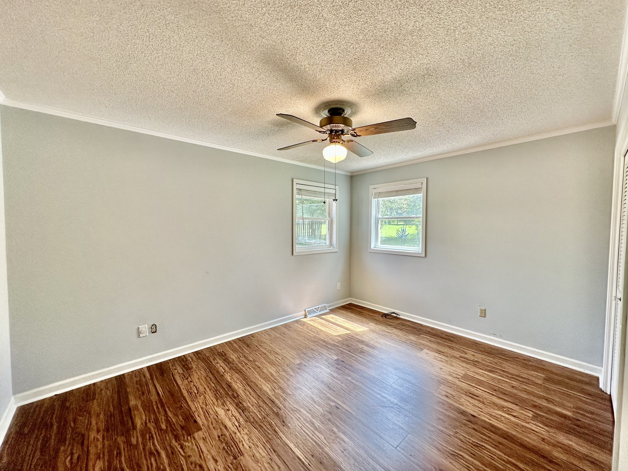 52 Nottingham Ln Property Photo 21