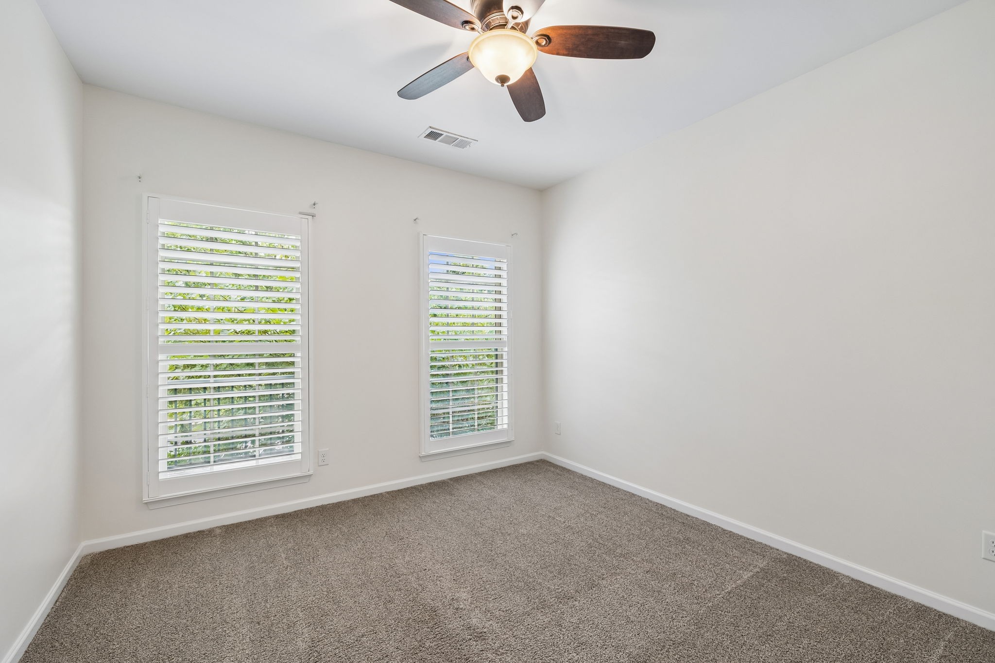 8013 Brookpark Ave Property Photo 9