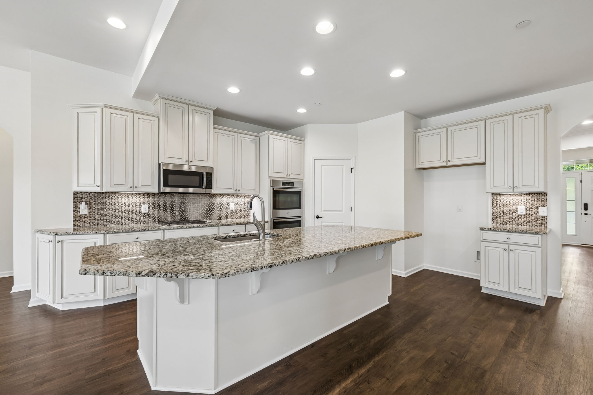 8013 Brookpark Ave Property Photo 14