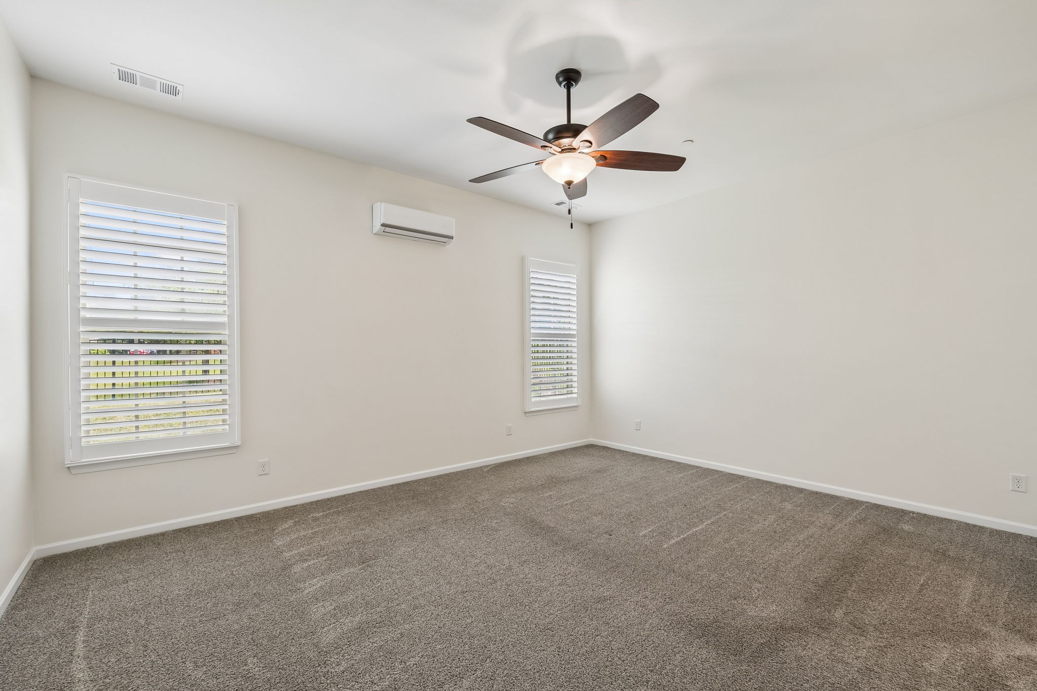 8013 Brookpark Ave Property Photo 32