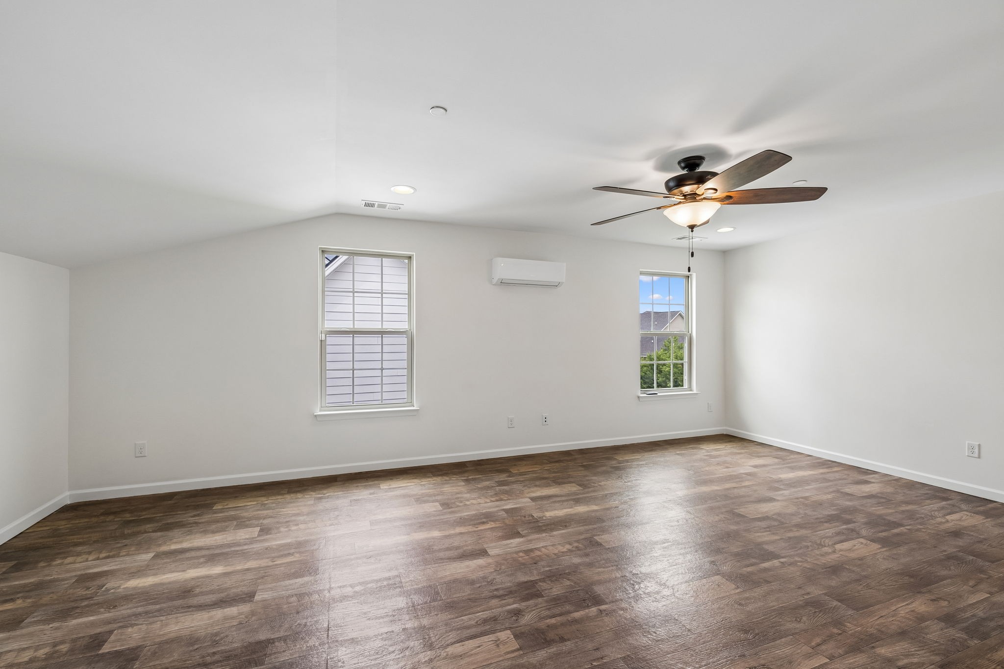 8013 Brookpark Ave Property Photo 41