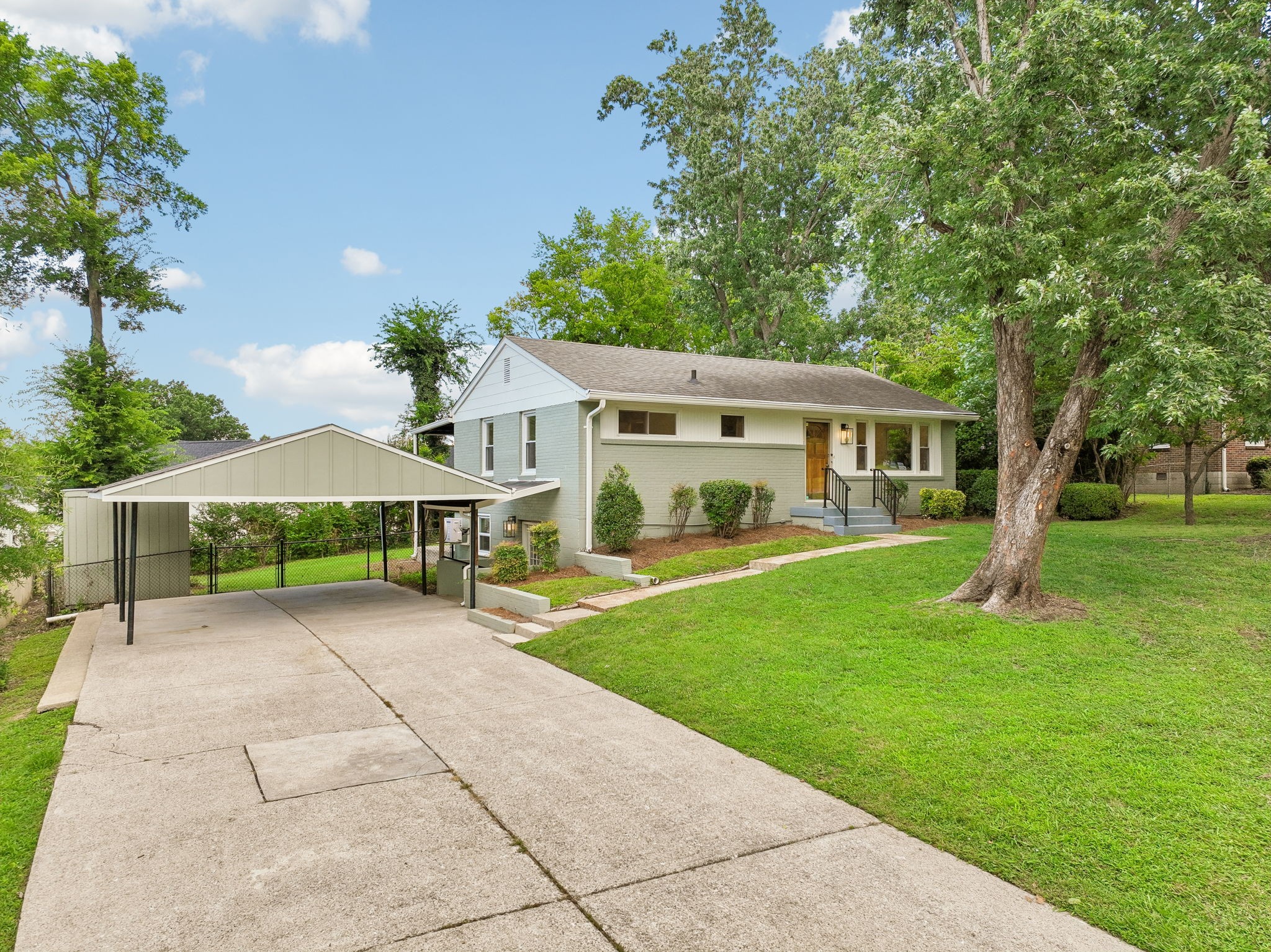 2802 Saint Edwards Dr Property Photo 3
