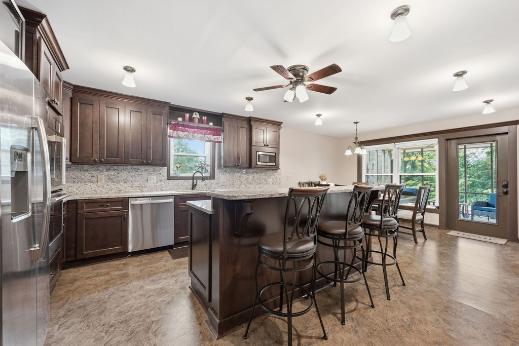 3922 Highway 2 Property Photo 9
