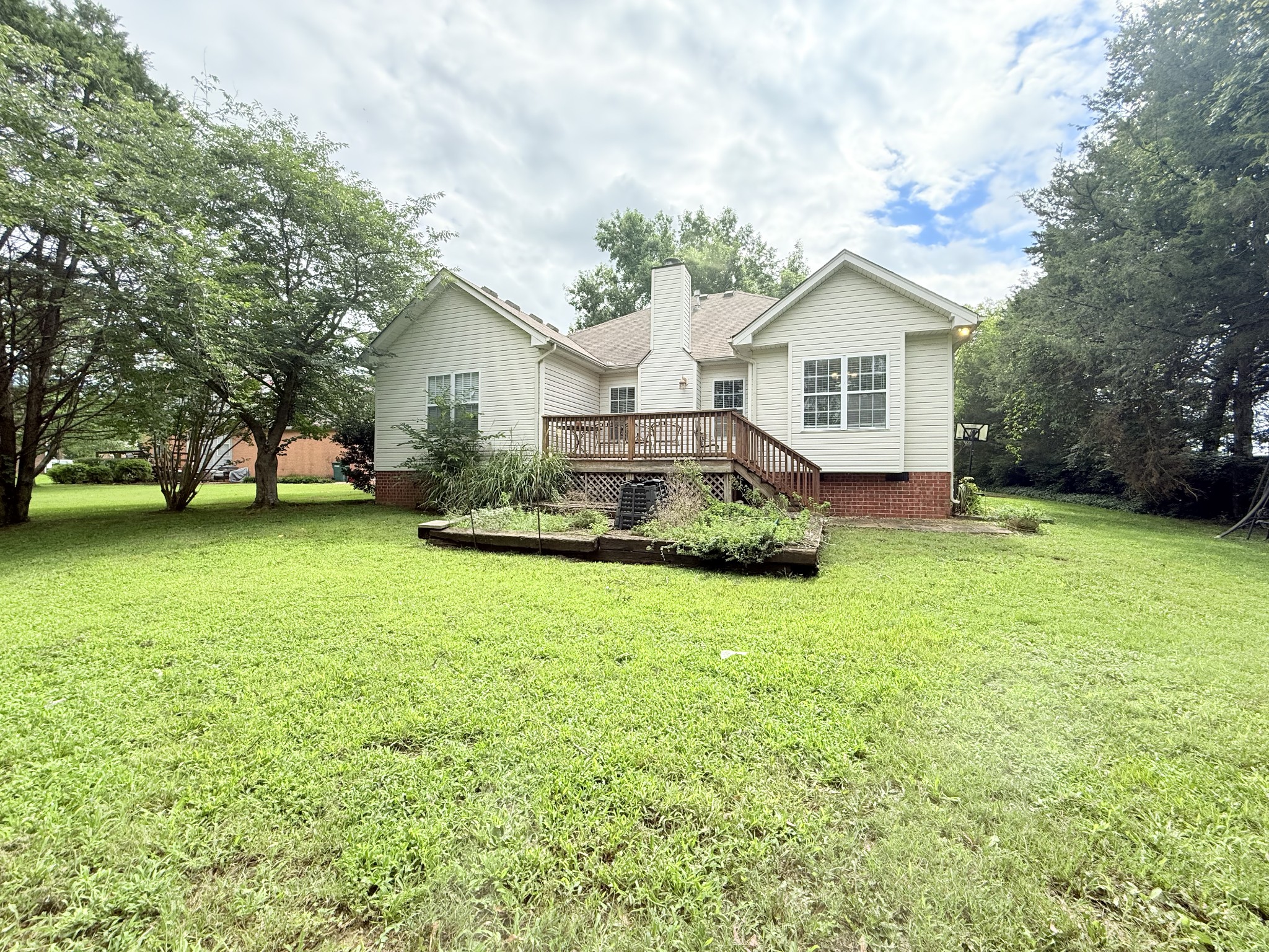 1216 Kristopher Dr Property Photo 2