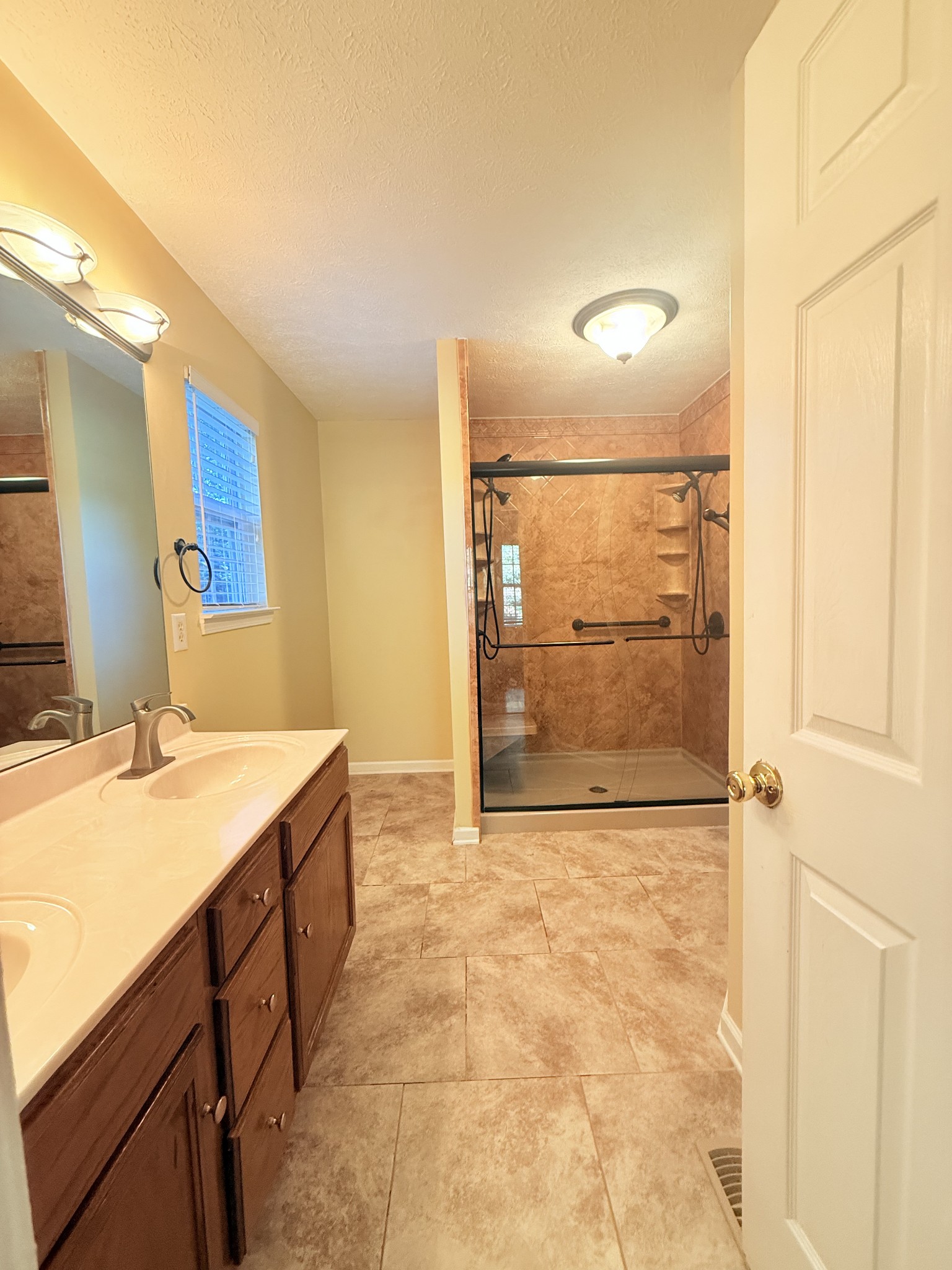 1216 Kristopher Dr Property Photo 22