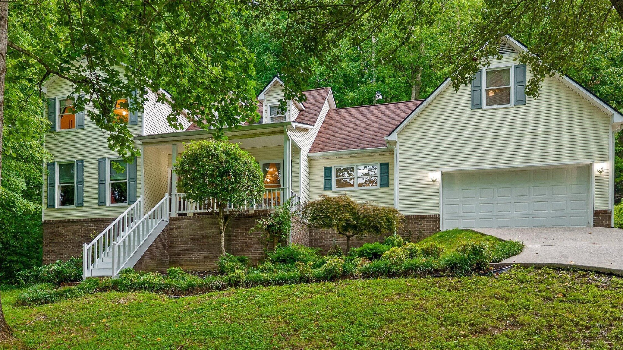 1668 Flagstone Point, NW