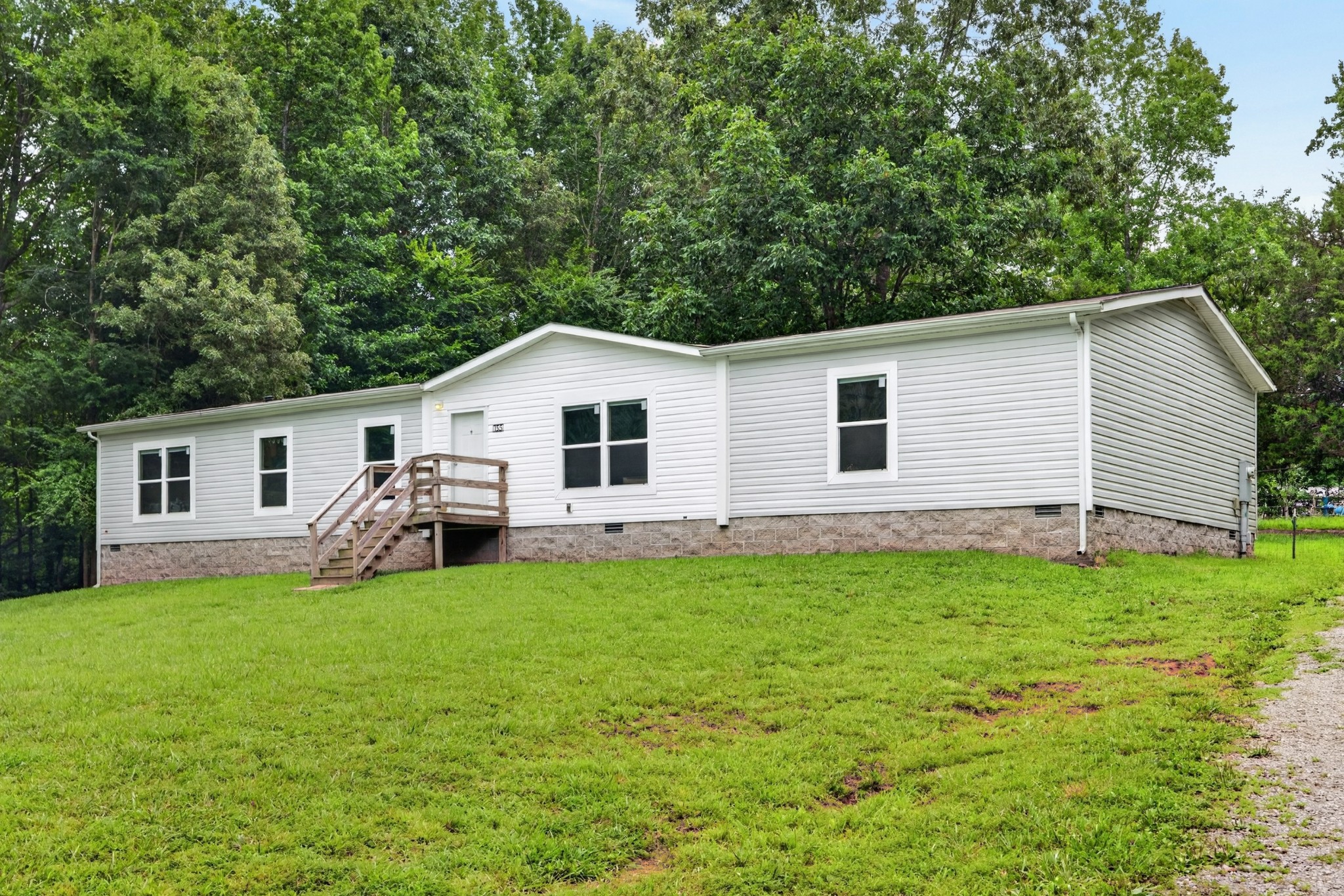 155 Earls Rd Property Photo 5
