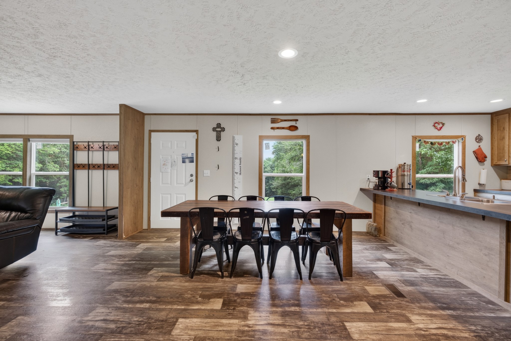 155 Earls Rd Property Photo 9