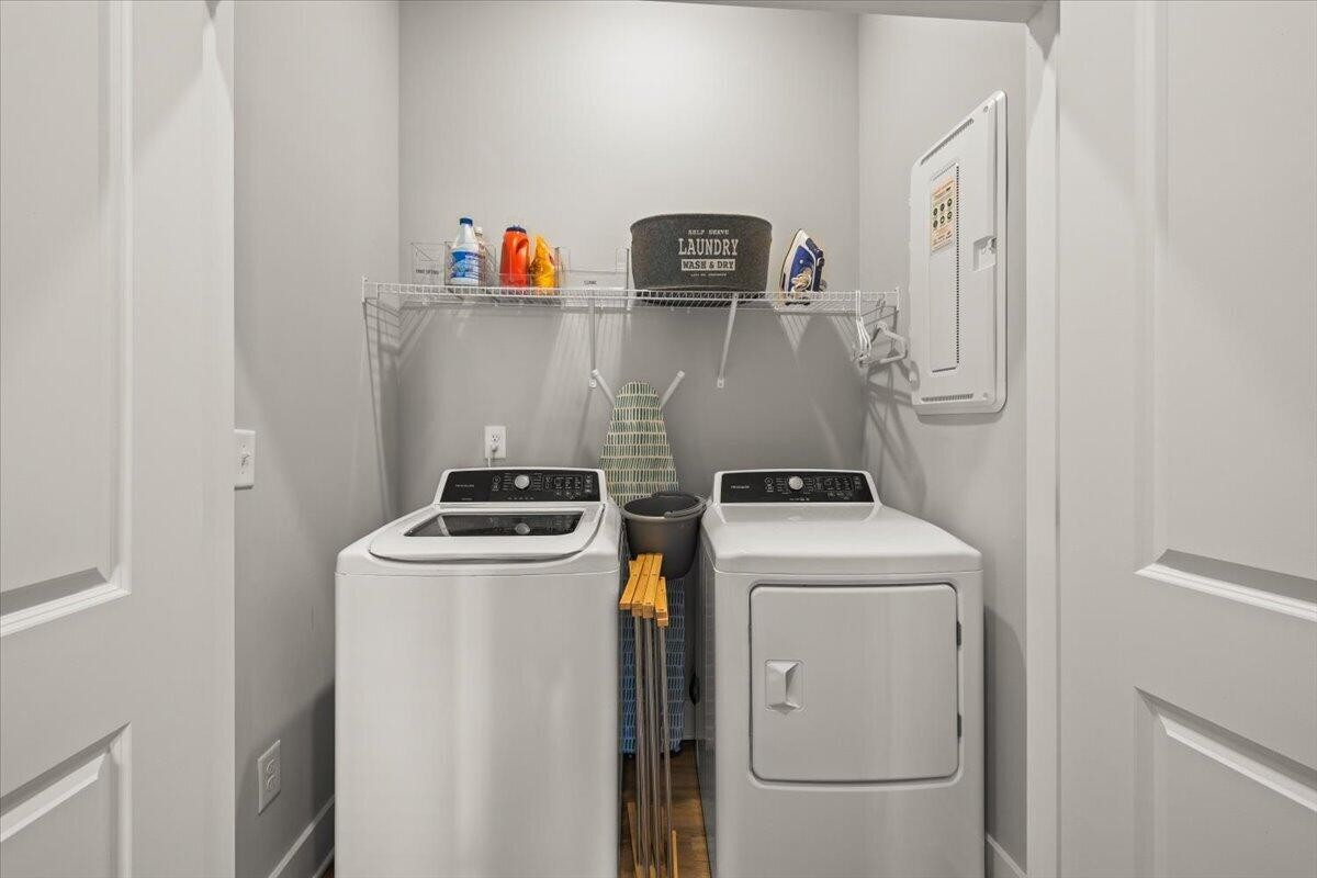 2093 Firelight Way Property Photo 21