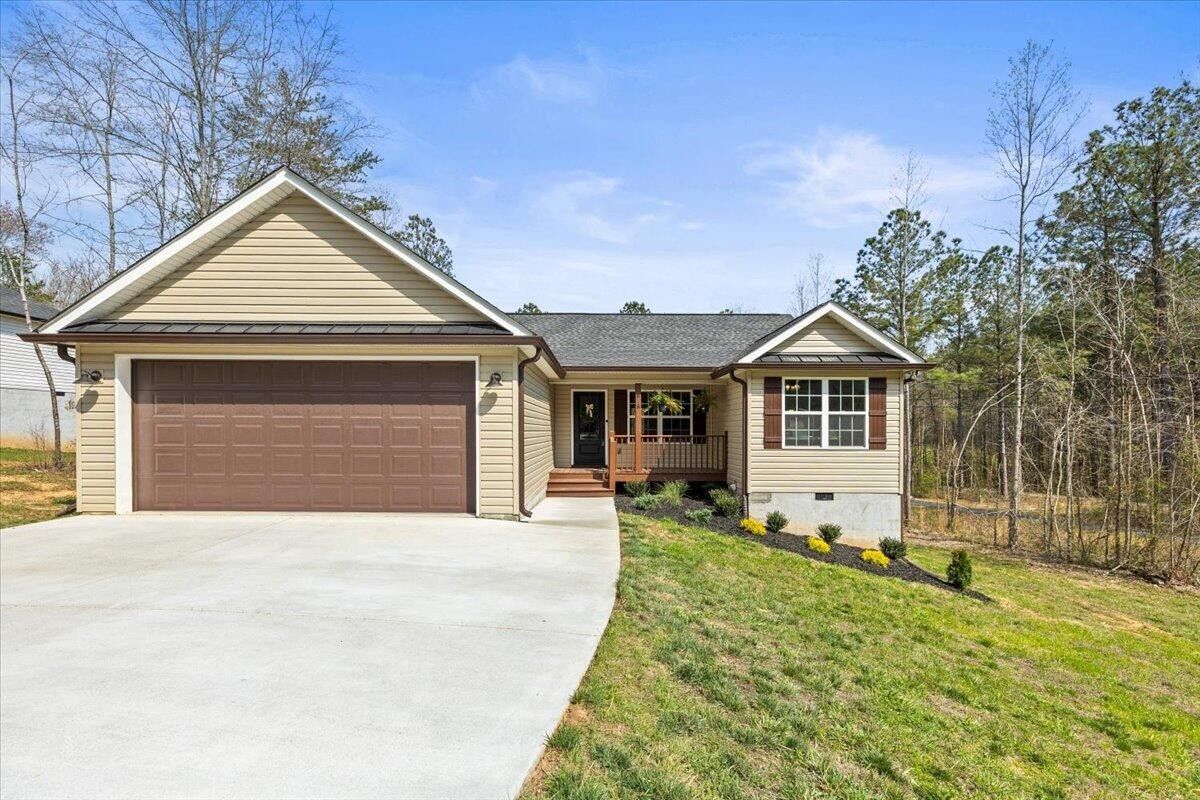 818 Bridges Road Property Photo 1