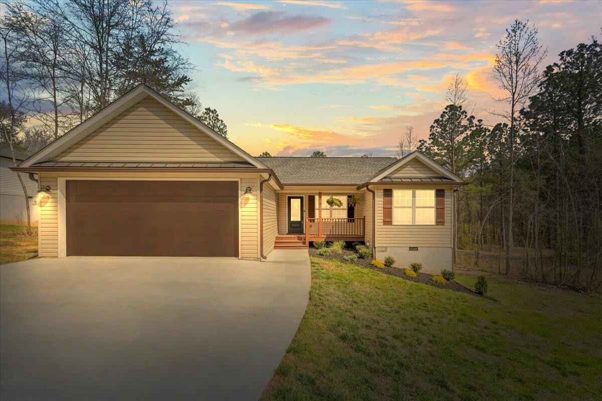 818 Bridges Road Property Photo 2