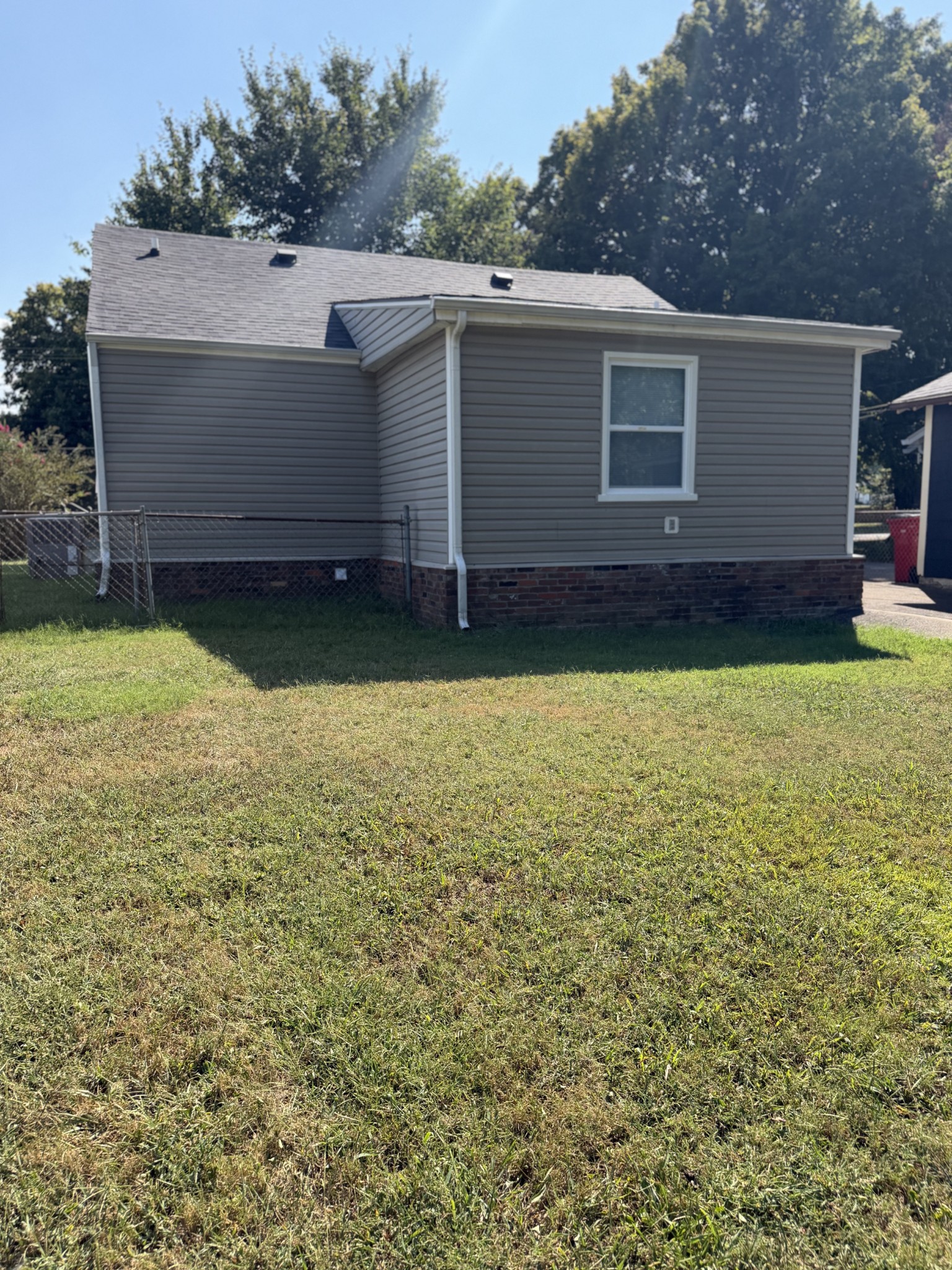 406 Crestview Dr Property Photo 9