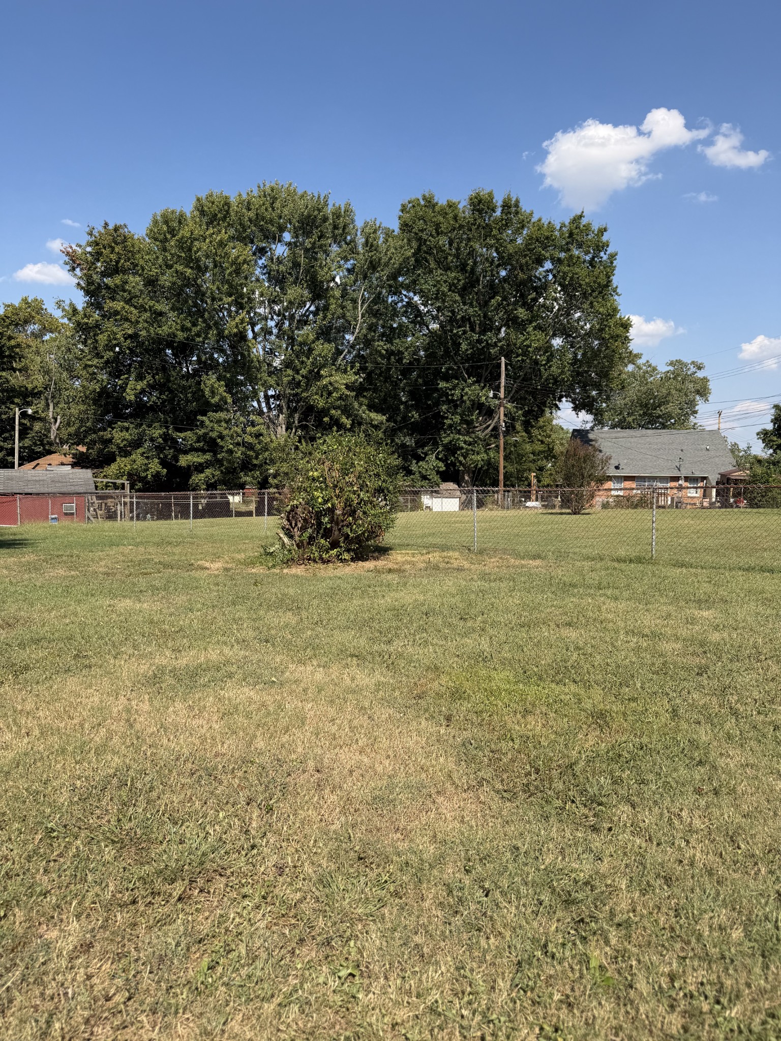 406 Crestview Dr Property Photo 11