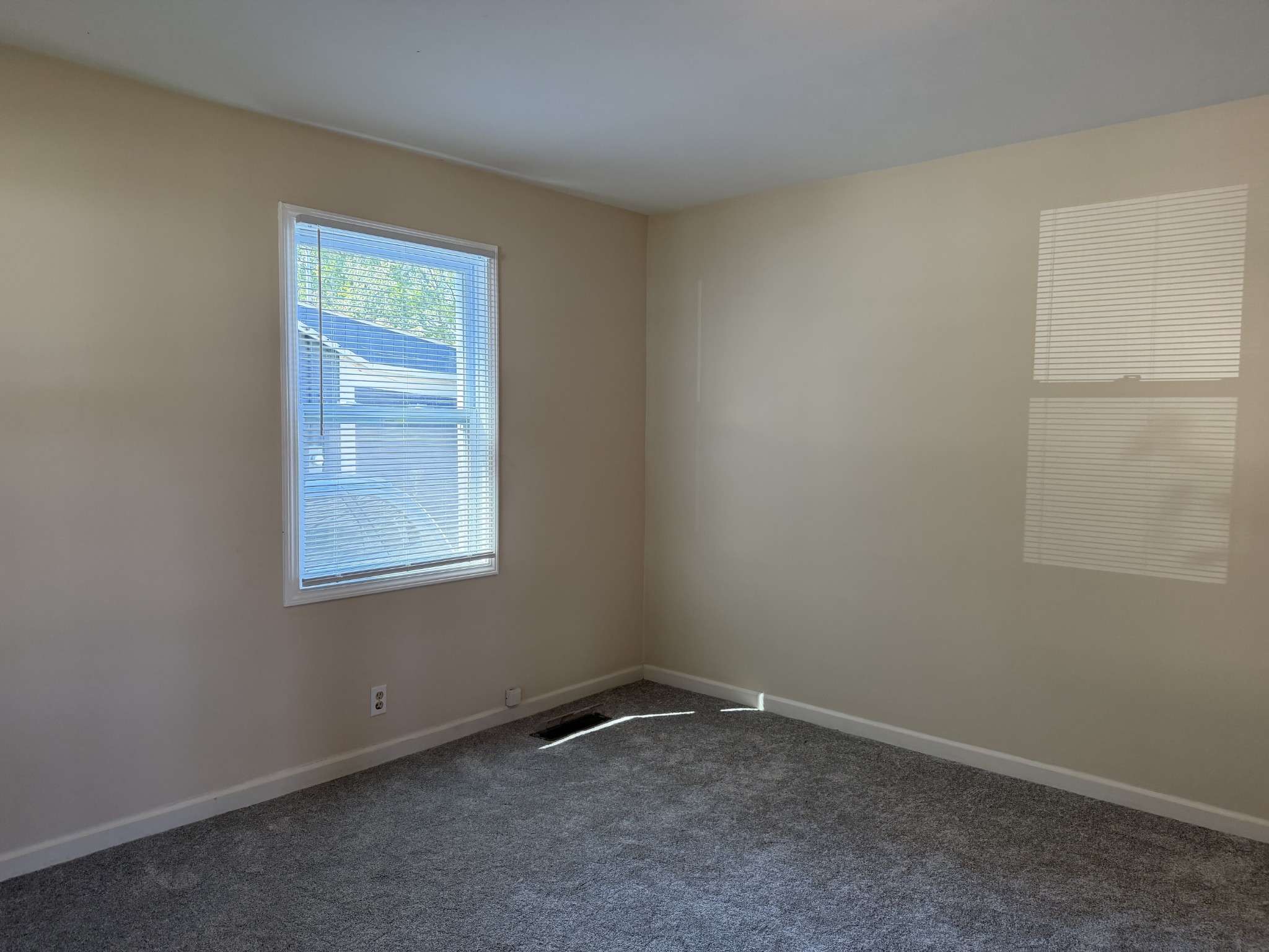406 Crestview Dr Property Photo 19
