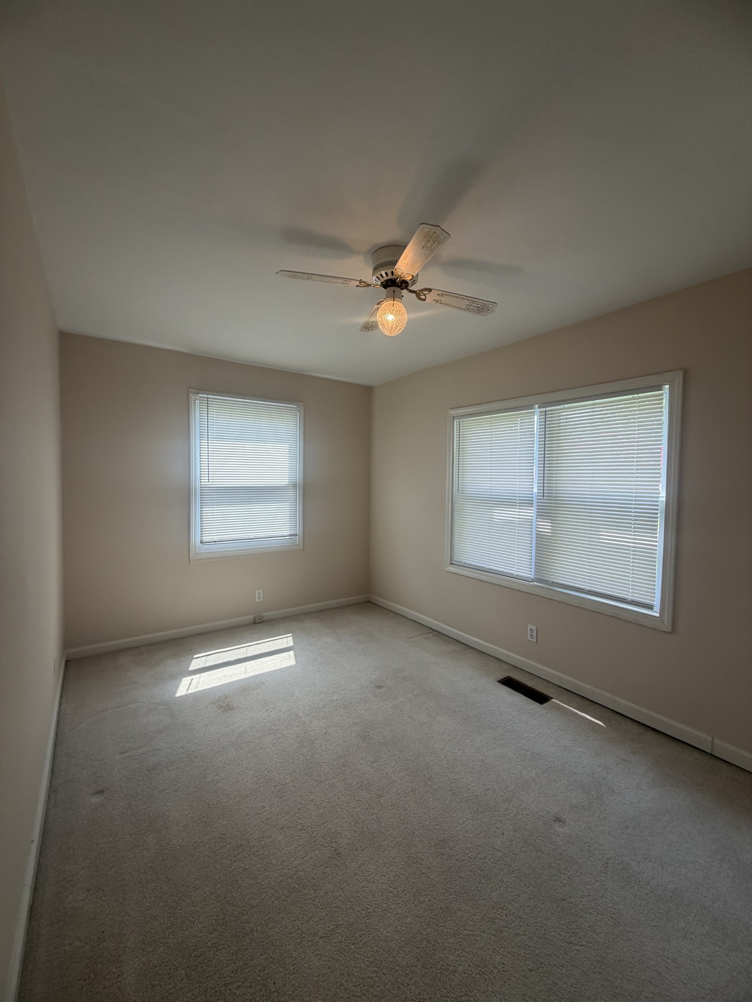 406 Crestview Dr Property Photo 26