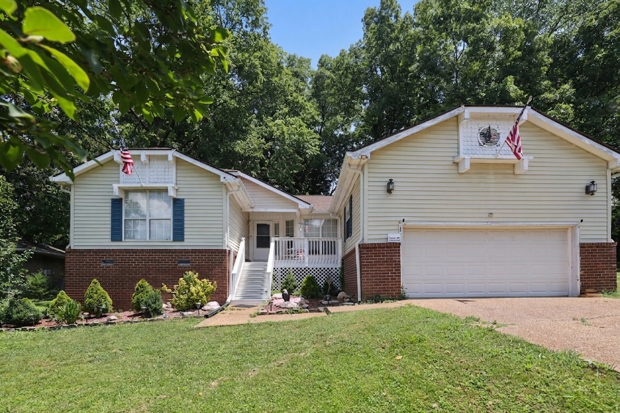 2560 Somerset Dr Property Photo 1