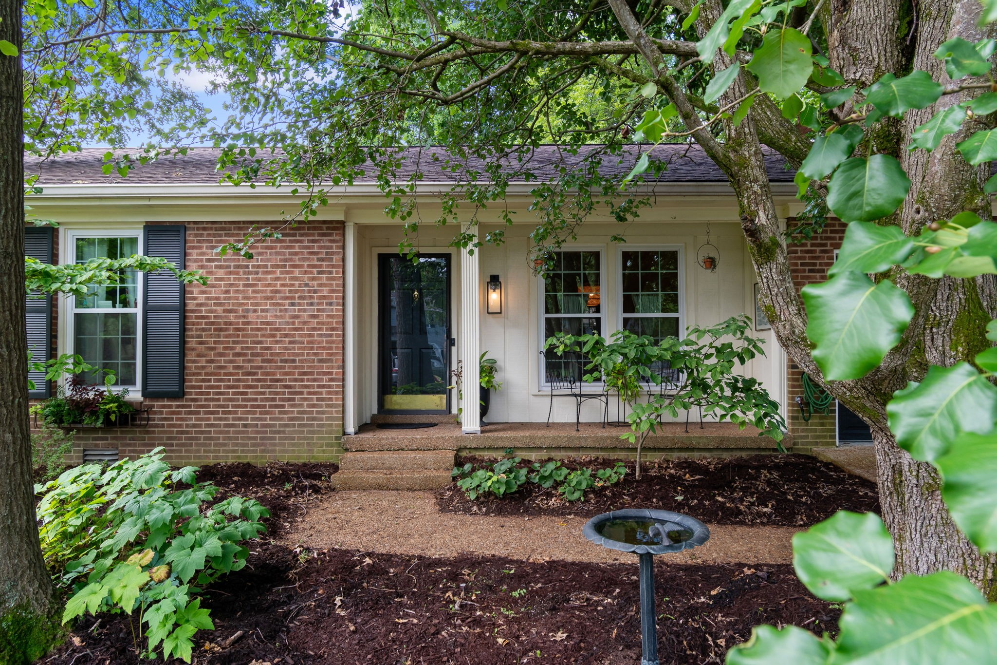 1702 Twin Oaks Ct