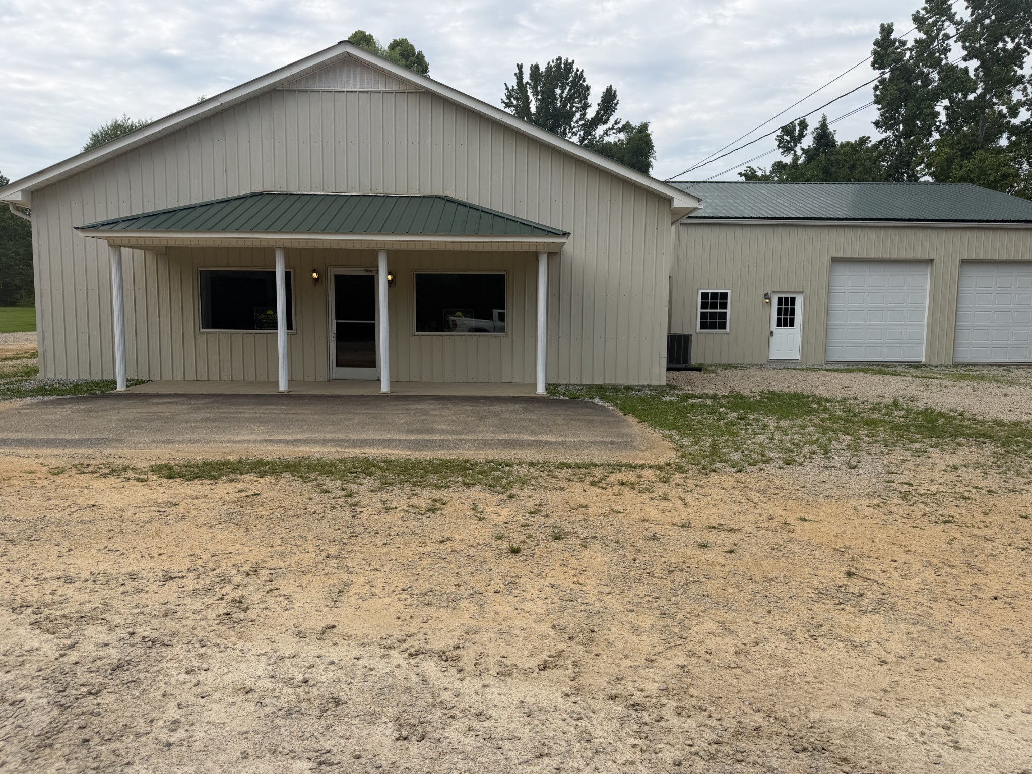 1414 Summertown Hwy Property Photo 1