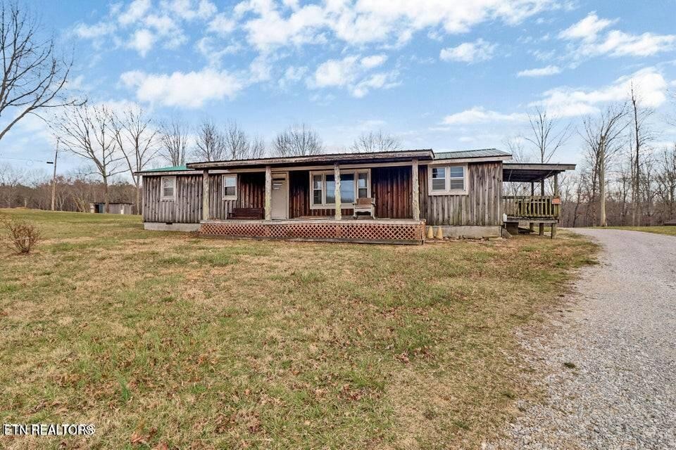 2546 Peavine Rd Property Photo 2