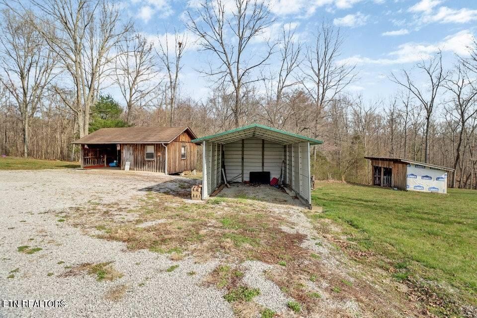 2546 Peavine Rd Property Photo 4