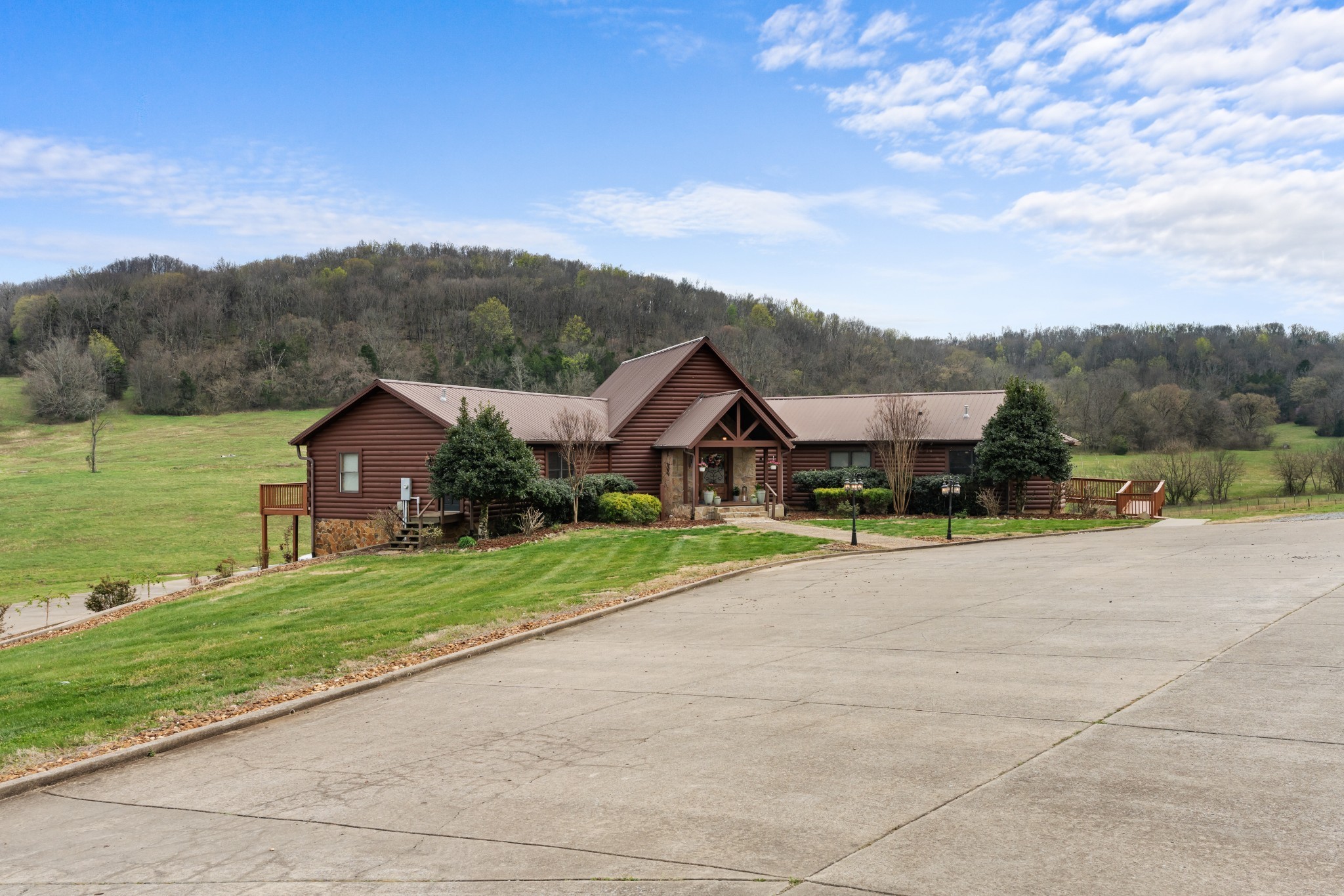 2063 Kennedy Creek Rd Property Photo 12