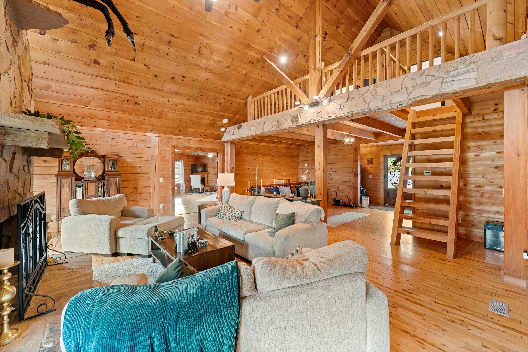 2063 Kennedy Creek Rd Property Photo 29