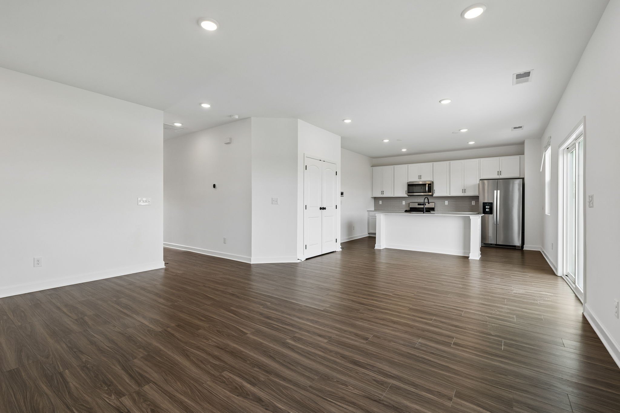 515 Forsberg Ct Property Photo 8