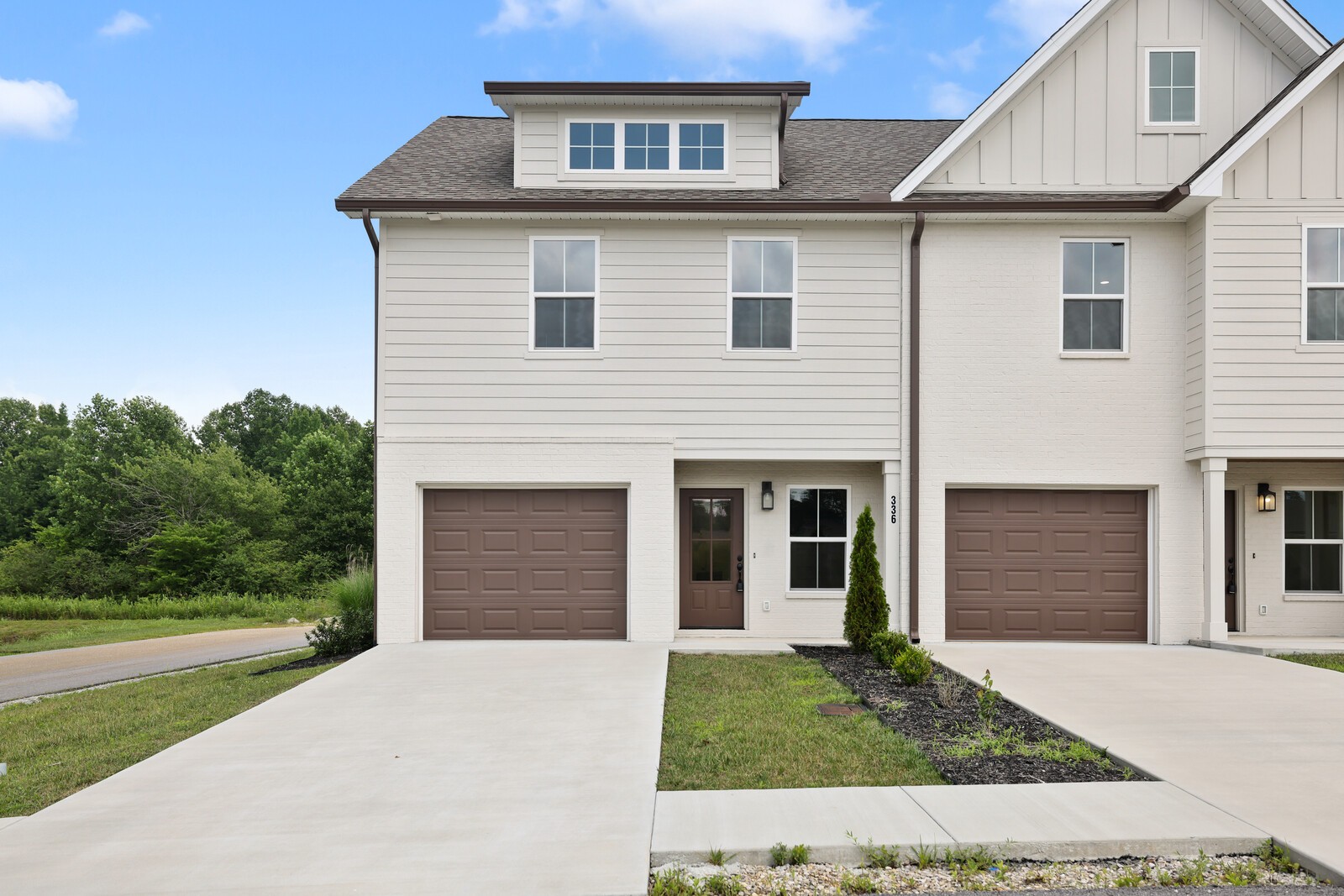 336 Legends Cir Property Photo 1