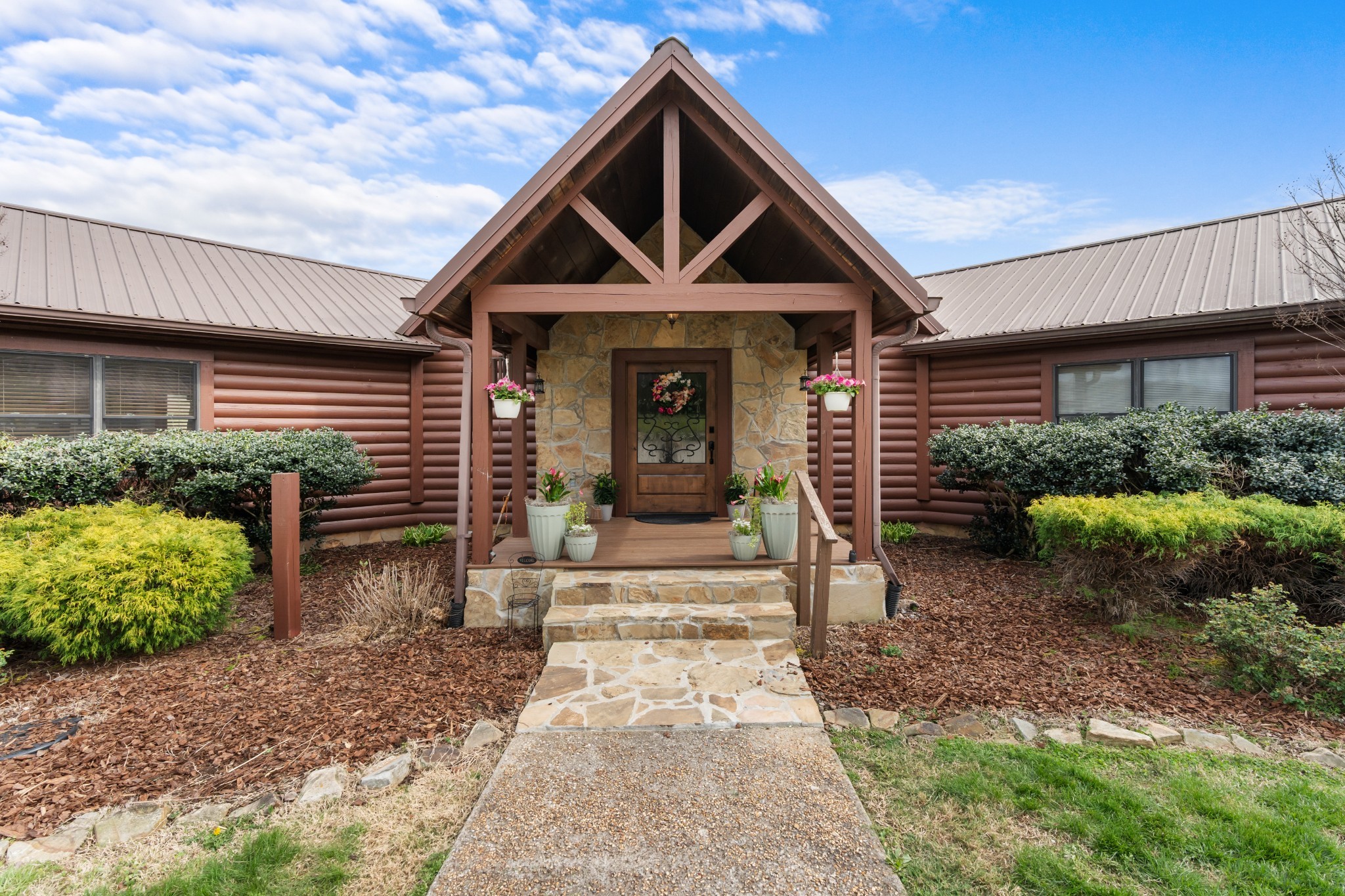 2063 Kennedy Creek Rd Property Photo 4