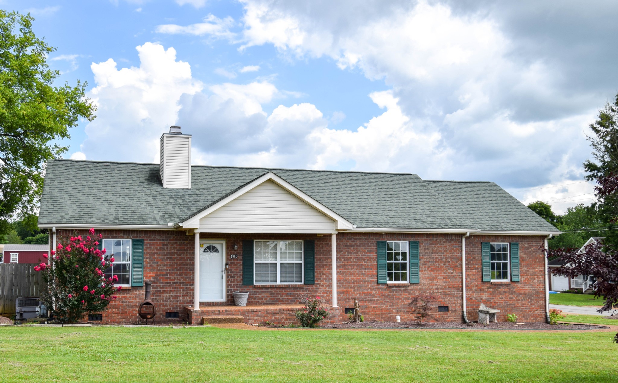 100 Megann Dr Property Photo 1