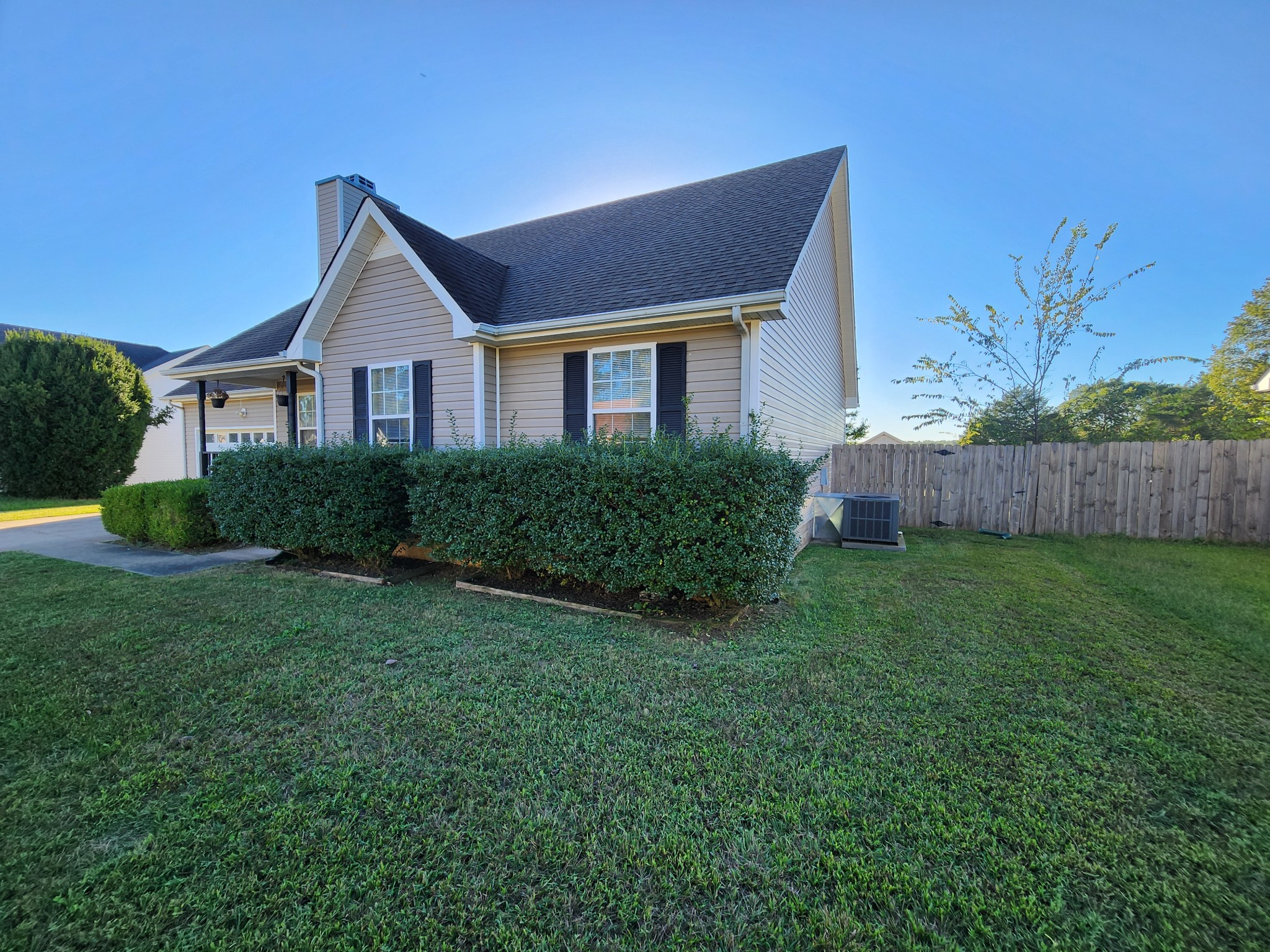 4028 Challis Dr Property Photo 3