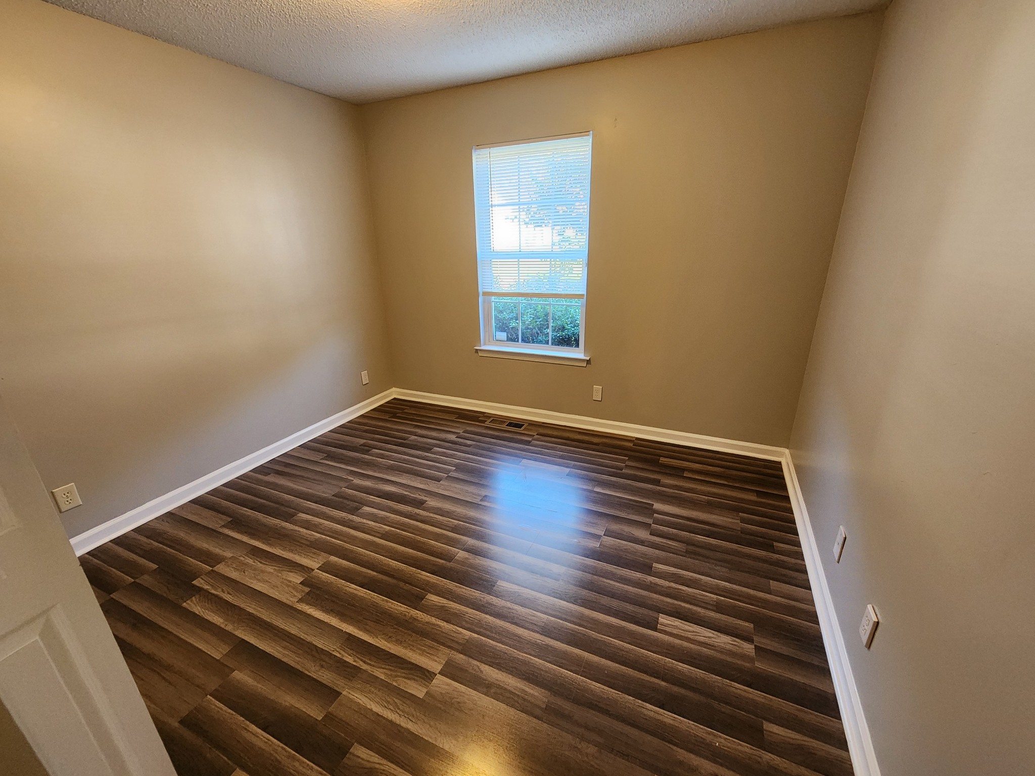 4028 Challis Dr Property Photo 15