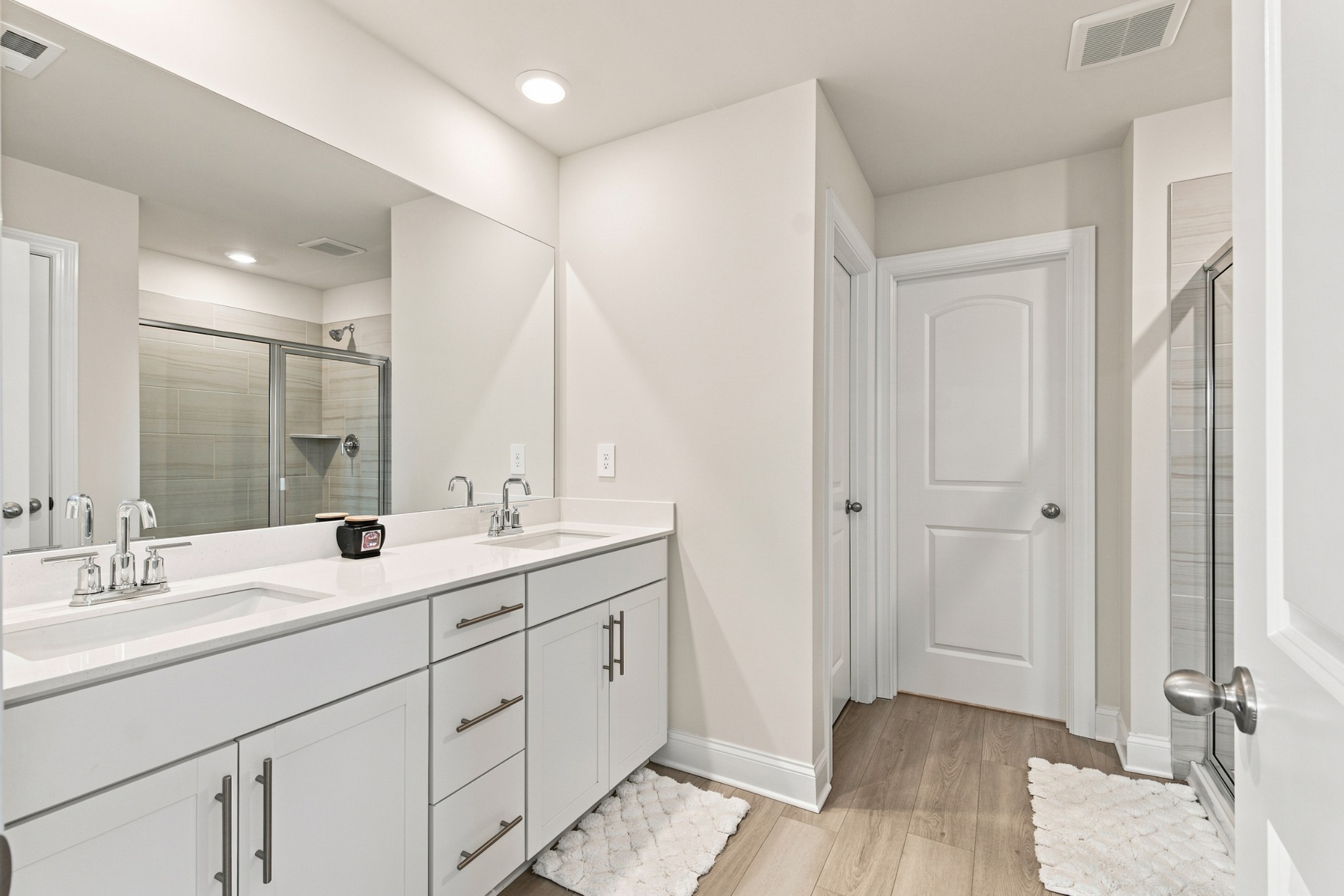 1704 Flora Grv Property Photo 16