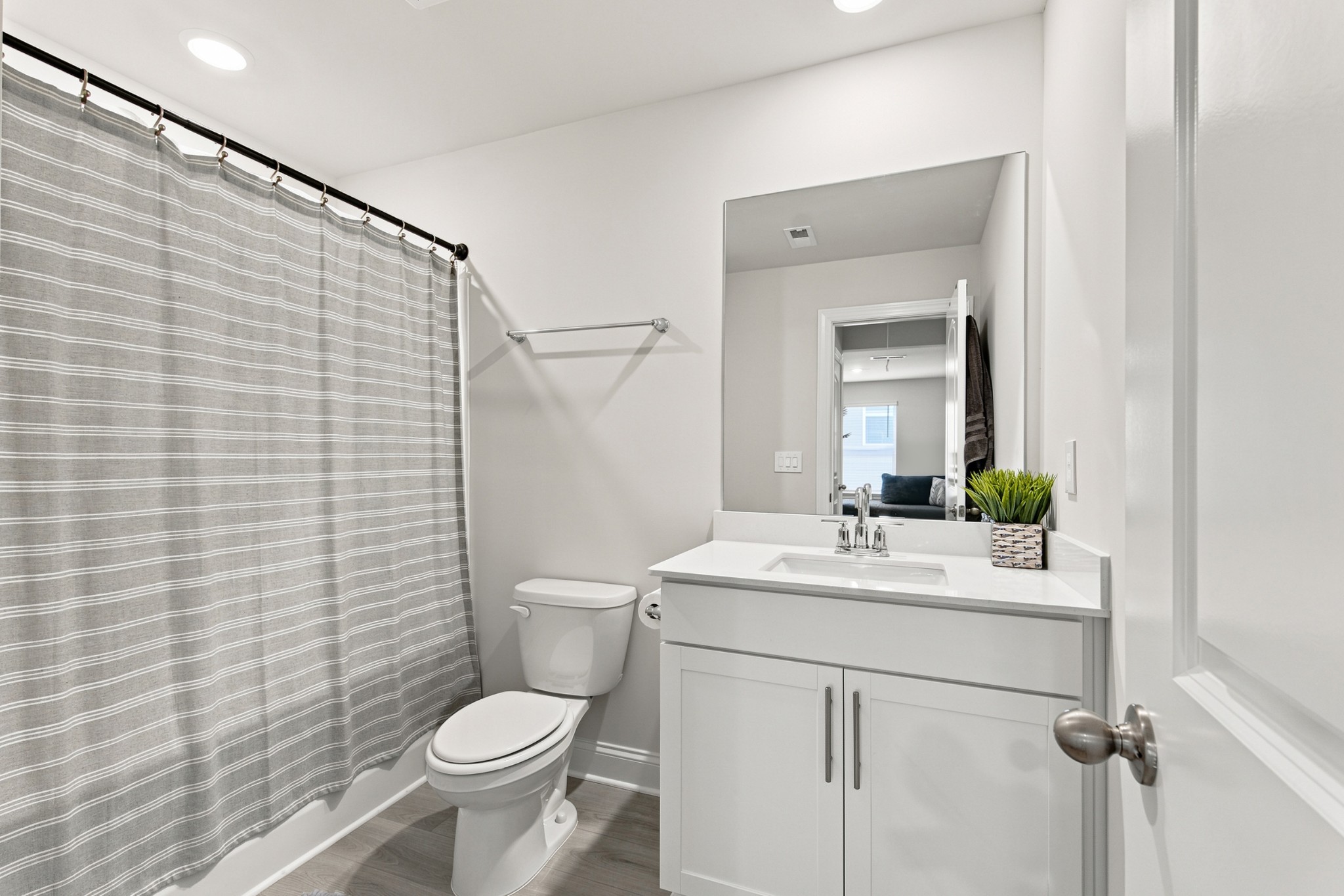 1704 Flora Grv Property Photo 21